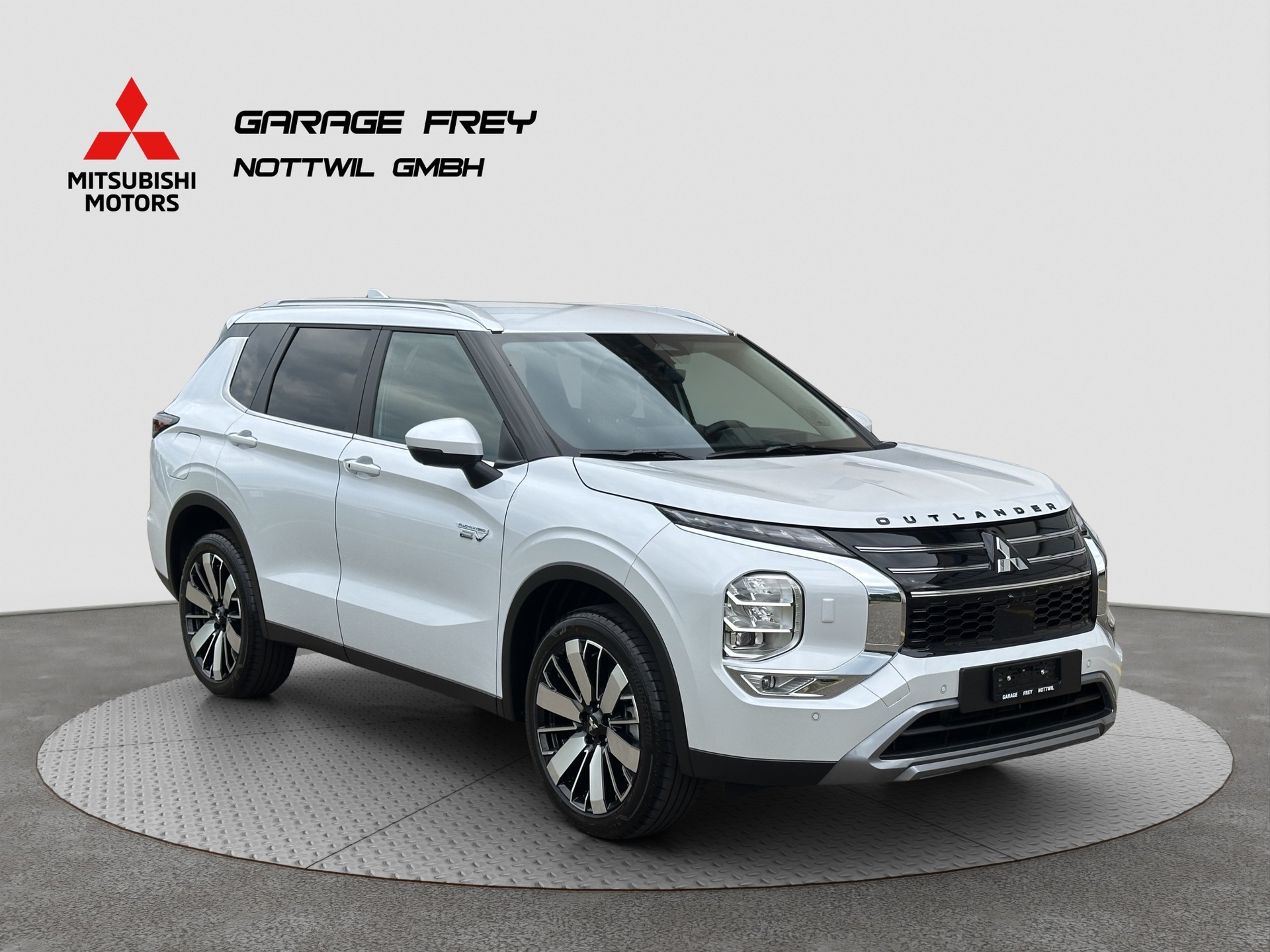 MITSUBISHI Outlander 2.4 PHEV Intense 4WD Automatic-image-0