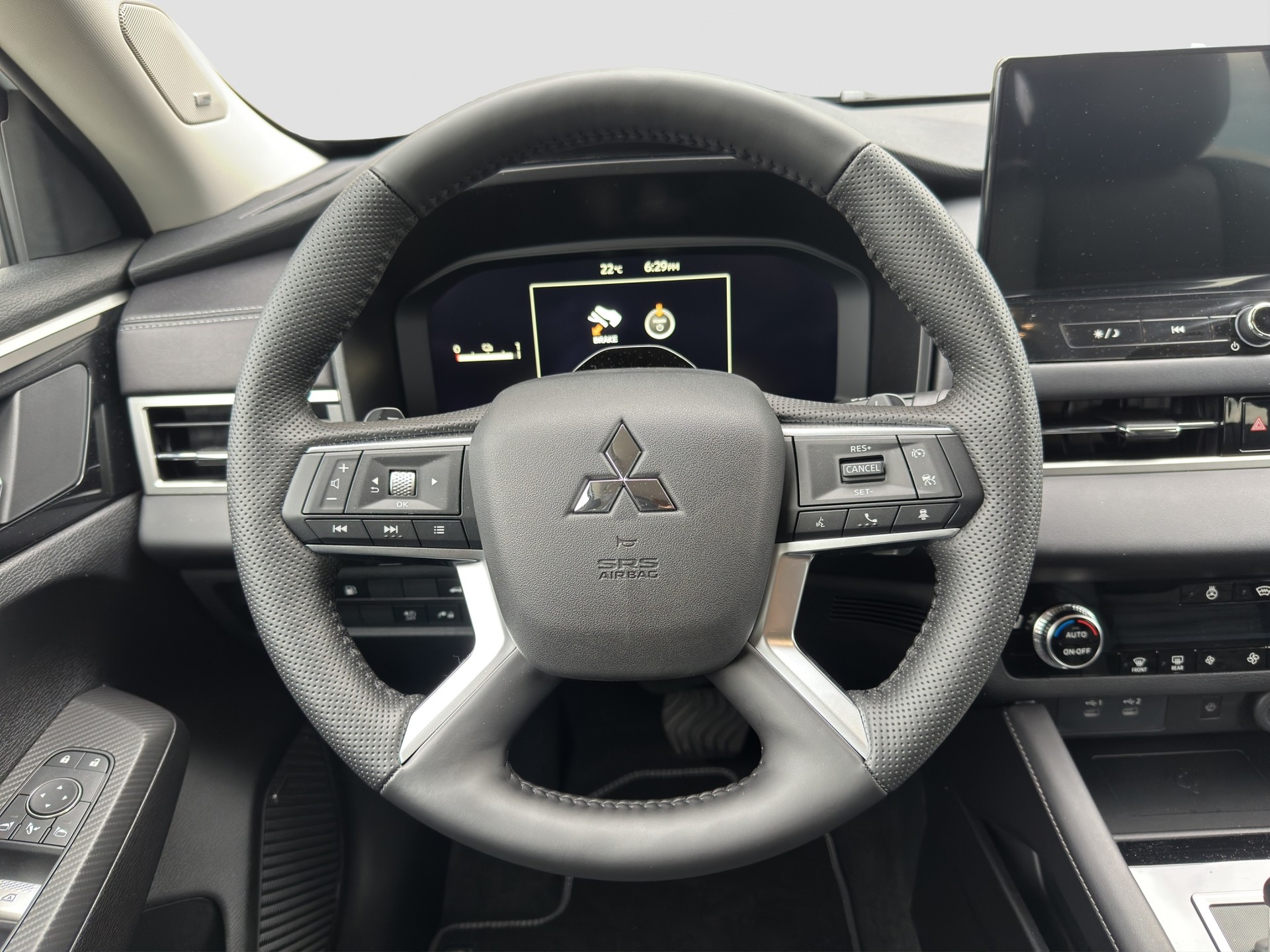 MITSUBISHI Outlander 2.4 PHEV Intense 4WD Automatic-image-9