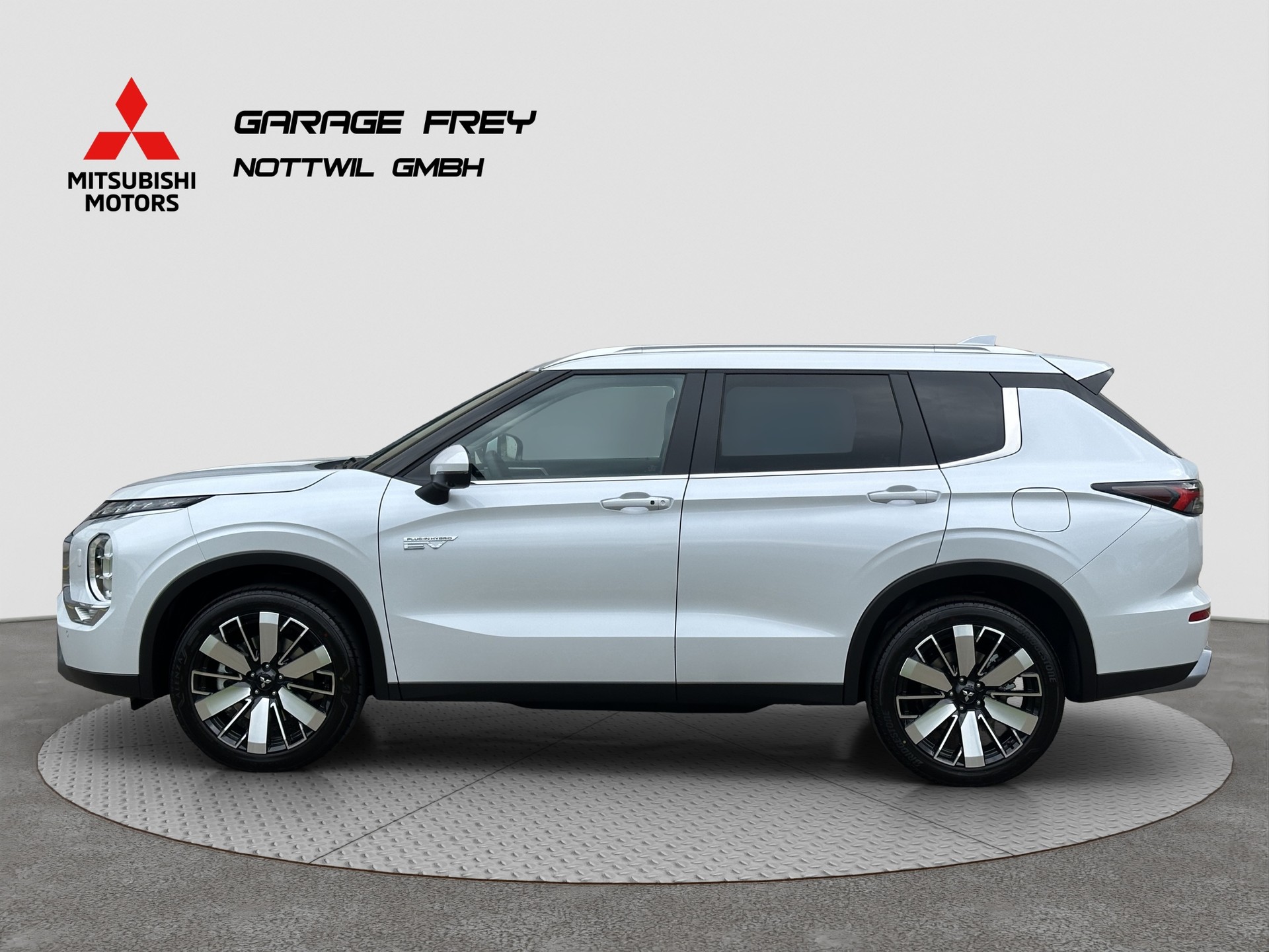 MITSUBISHI Outlander 2.4 PHEV Intense 4WD Automatic-image-3
