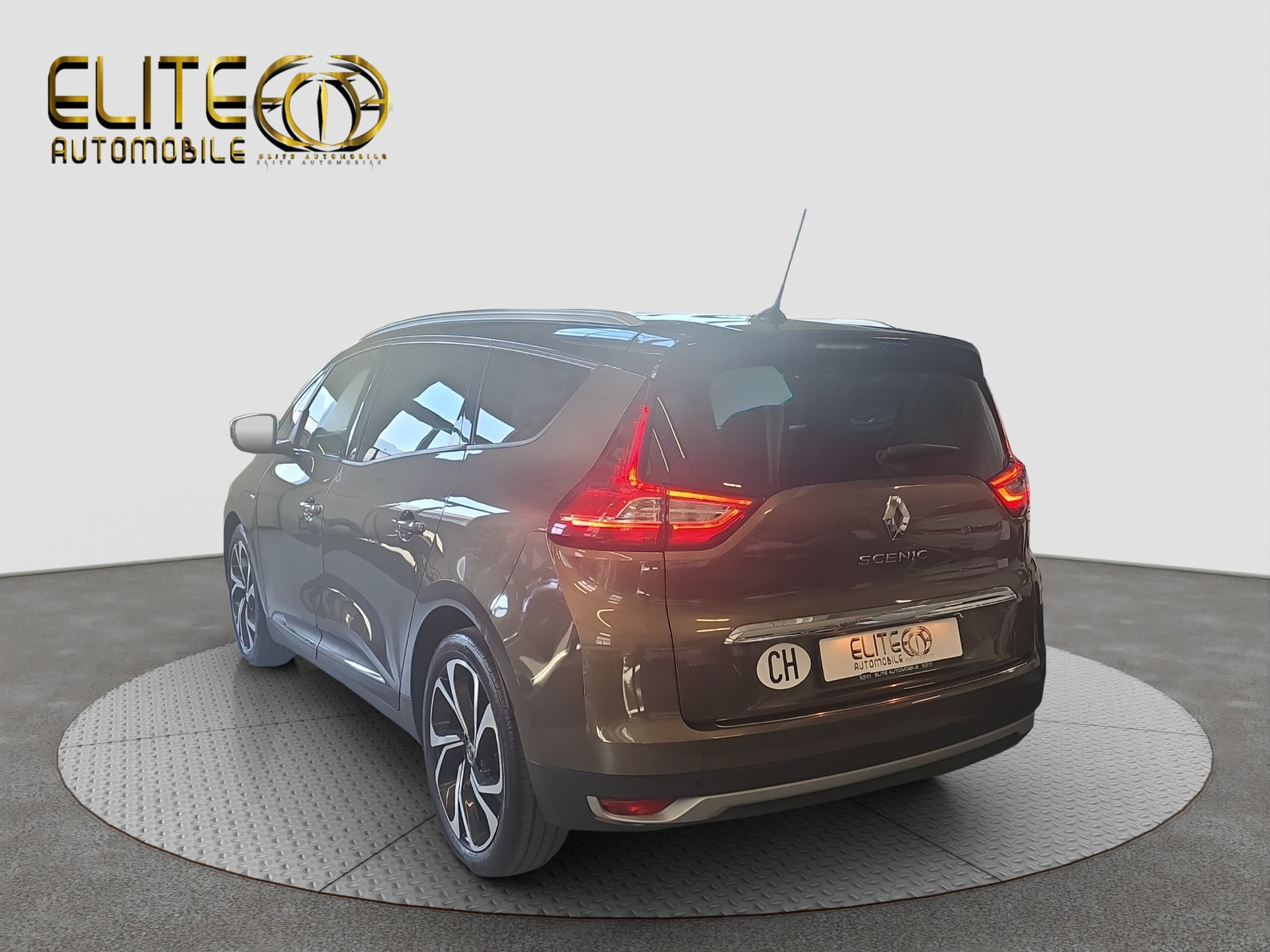 RENAULT Grand Scénic 1.6 dCi Bose EDC-image-5