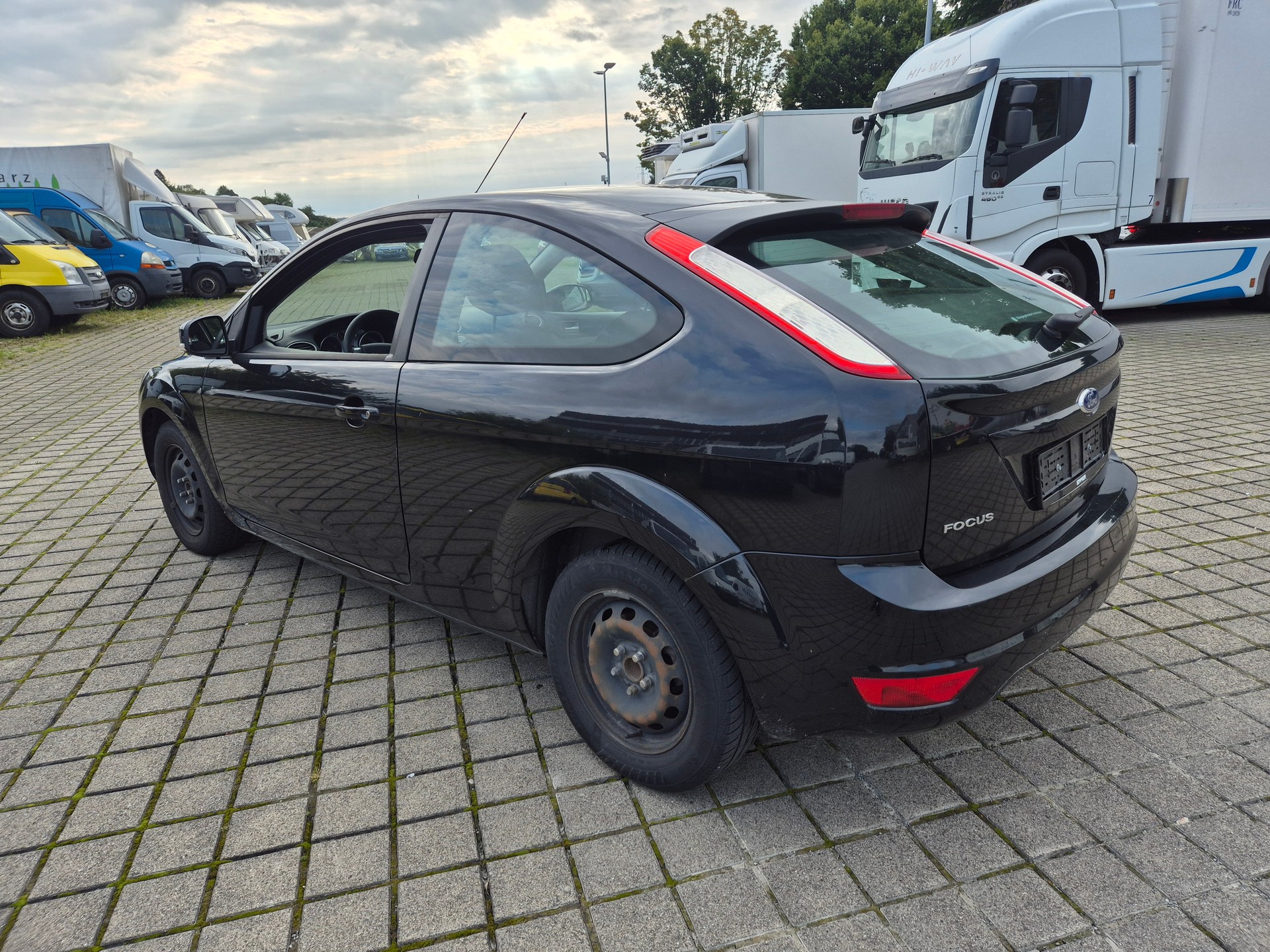 FORD Focus 1.6i Ambiente-image-5