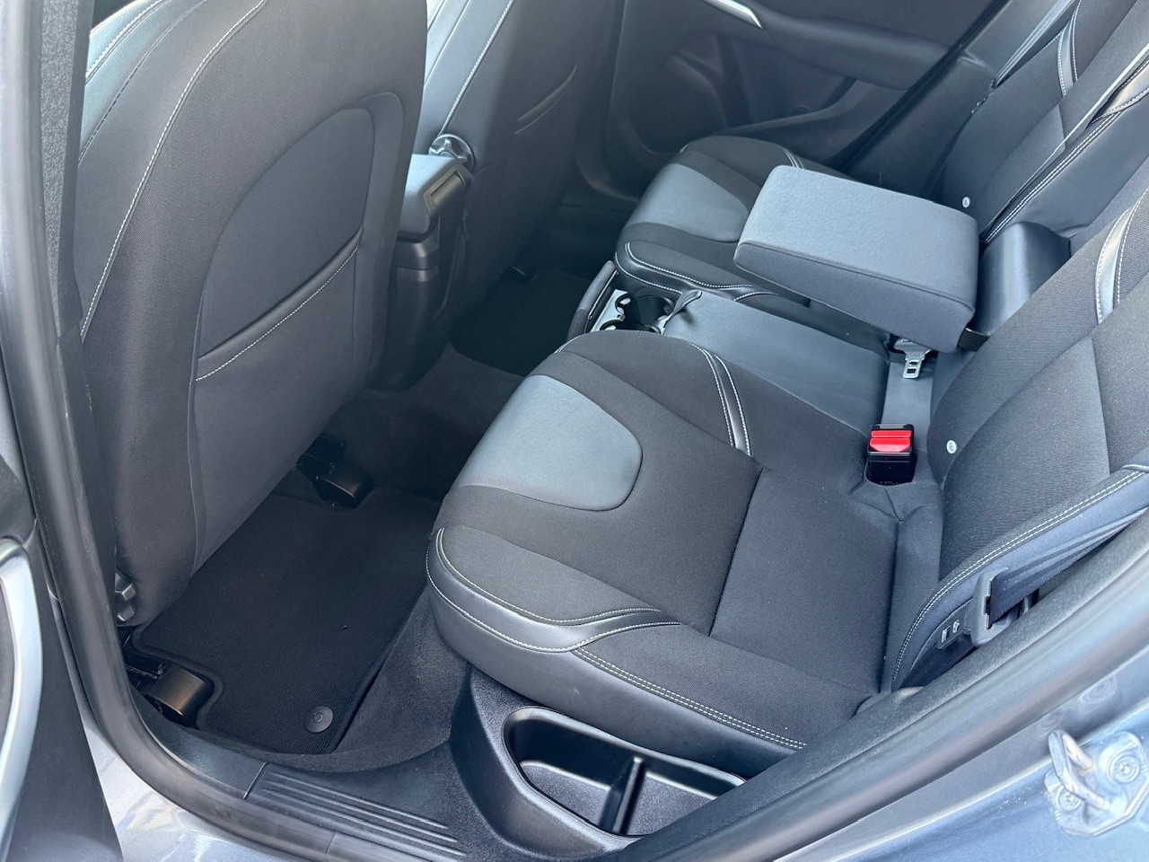 VOLVO V40 D4 Momentum Geartronic-image-7