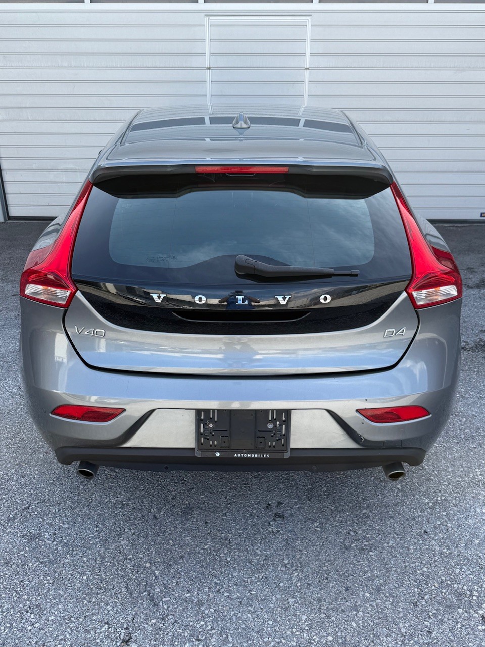 VOLVO V40 D4 Momentum Geartronic-image-5