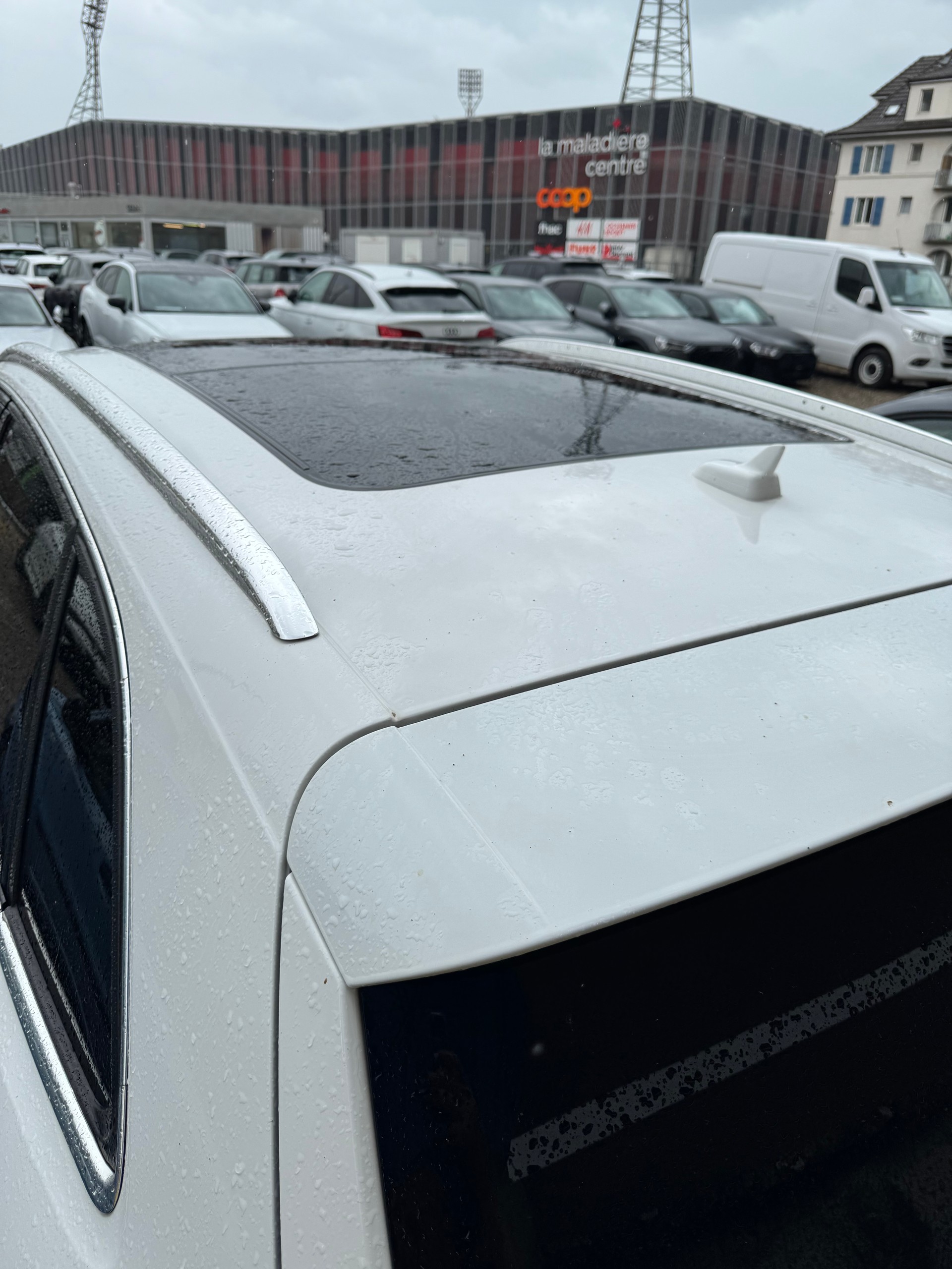 AUDI Q5 3.2 FSI quattro S-tronic-image-3
