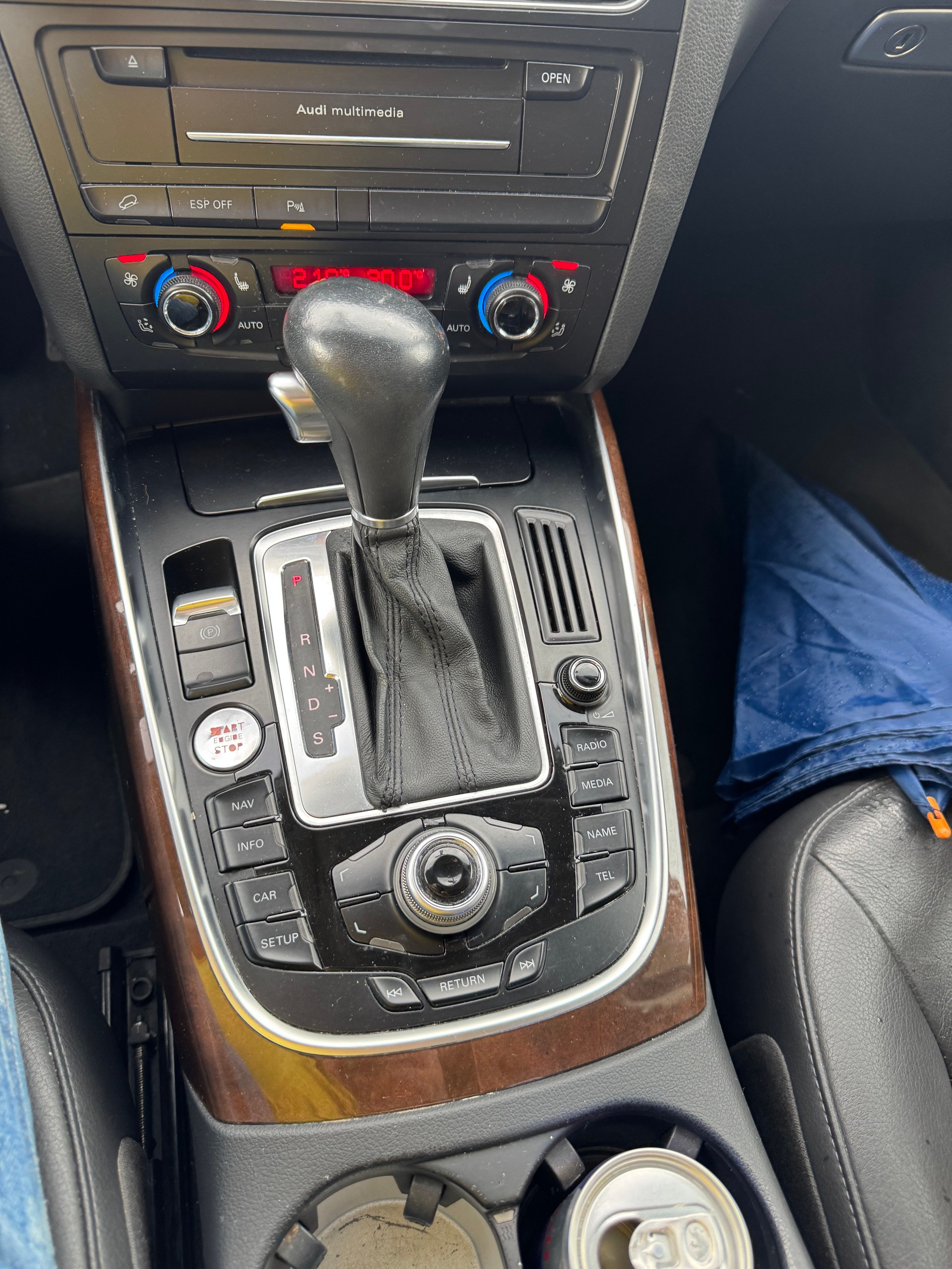 AUDI Q5 3.2 FSI quattro S-tronic-image-4
