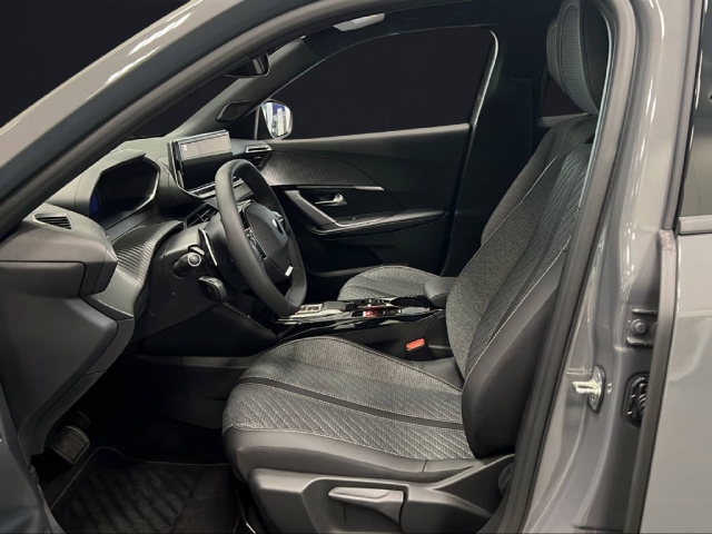 PEUGEOT 2008 e-GT-image-5