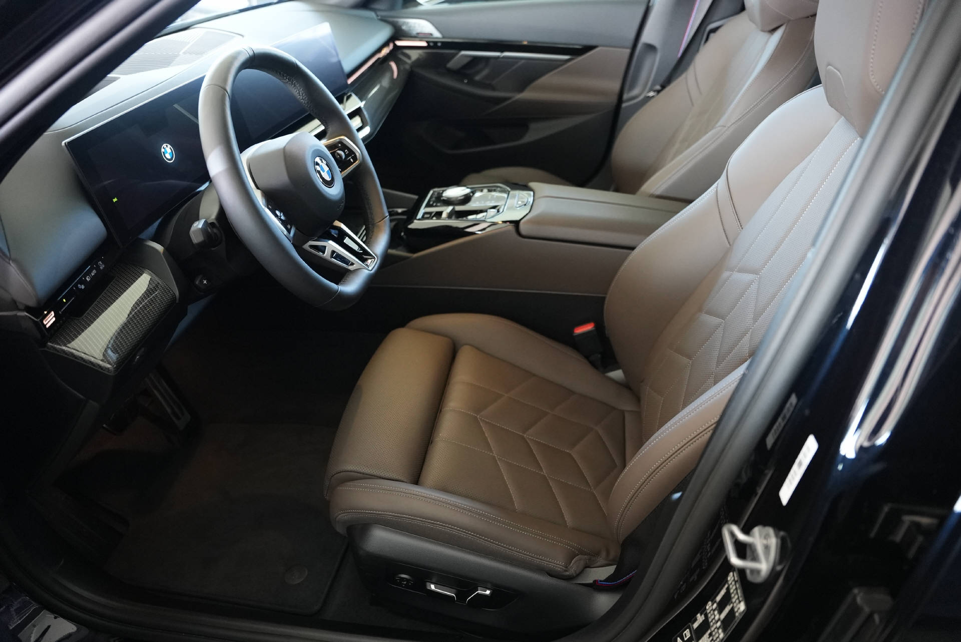 BMW 540d xDrive 48V Touring M Sport Pro Steptronic-image-7