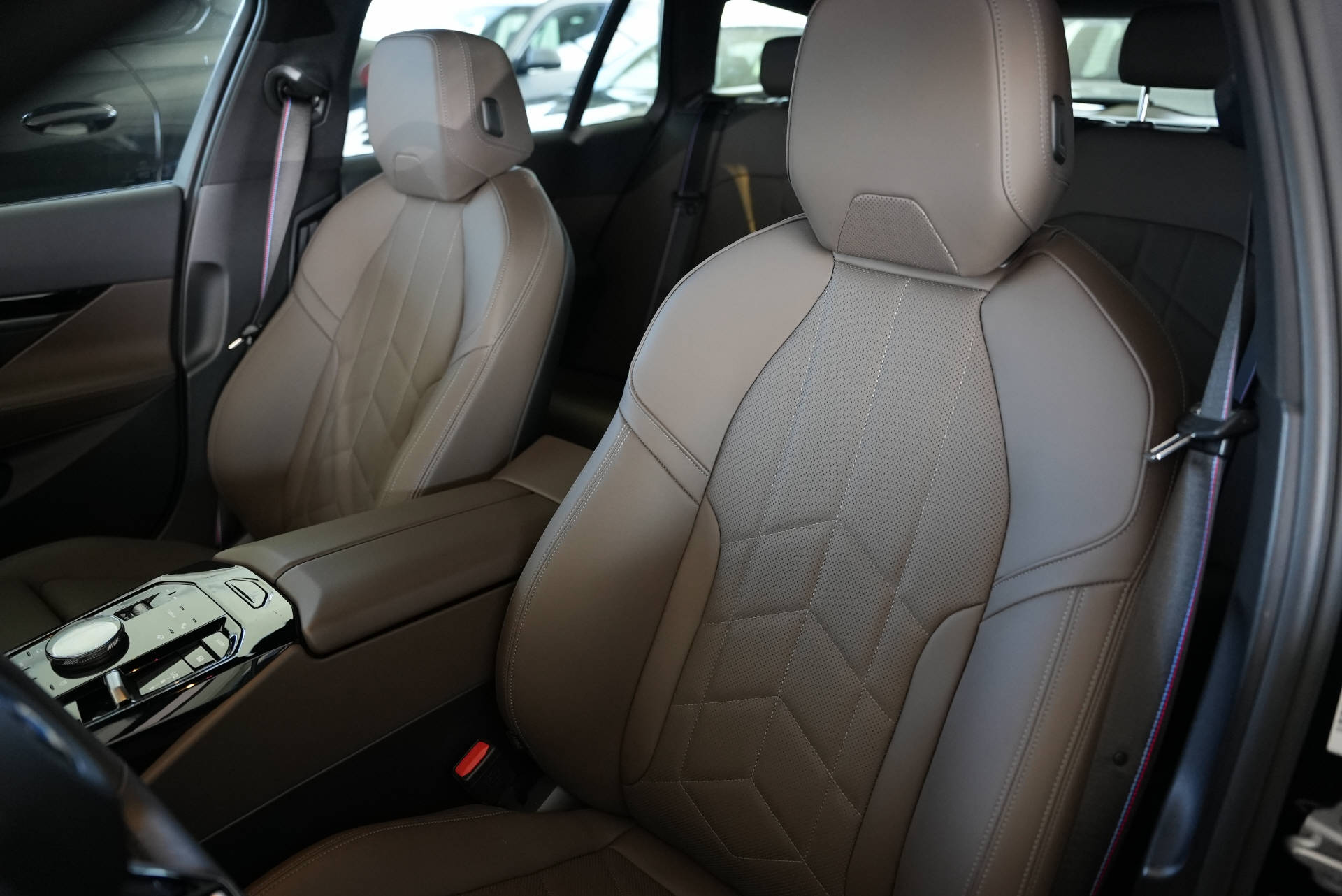 BMW 540d xDrive 48V Touring M Sport Pro Steptronic-image-9