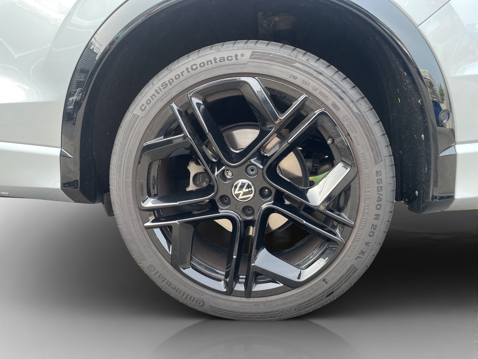 VW Tiguan 2.0 TDI SCR R-Line 4Motion DSG-image-5