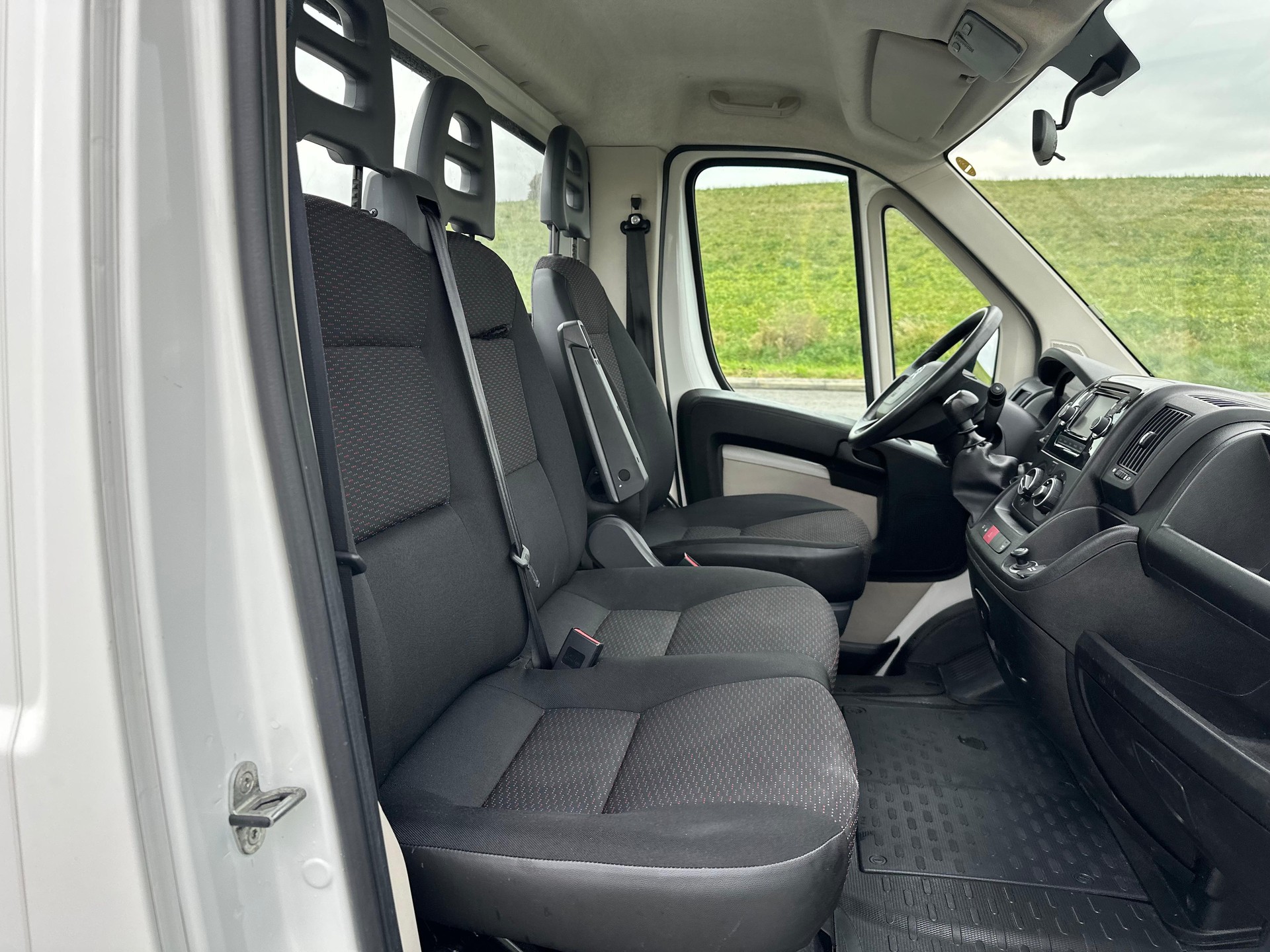 CITROEN Jumper 35 2.0 BlueHDi 160 Attraction-image-1