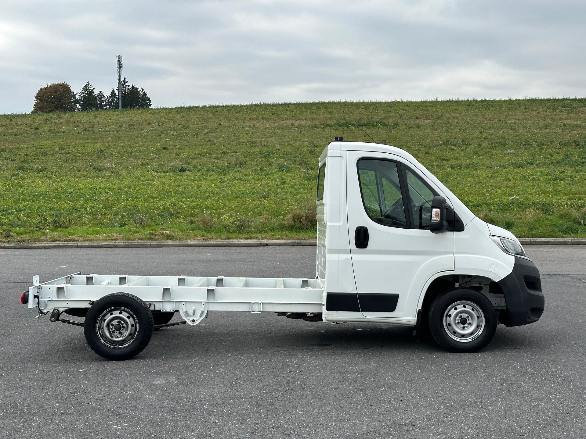 CITROEN Jumper 35 2.0 BlueHDi 160 Attraction-image-2