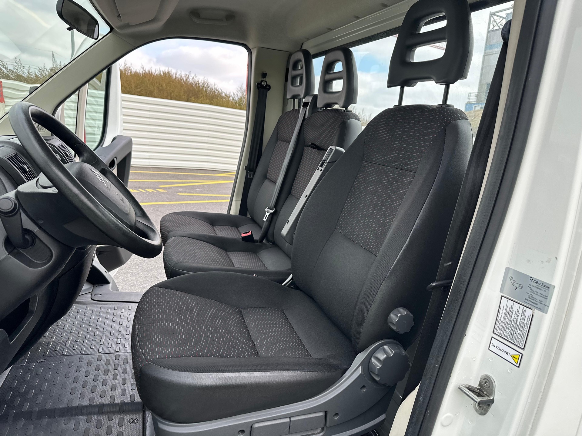 CITROEN Jumper 35 2.0 BlueHDi 160 Attraction-image-22