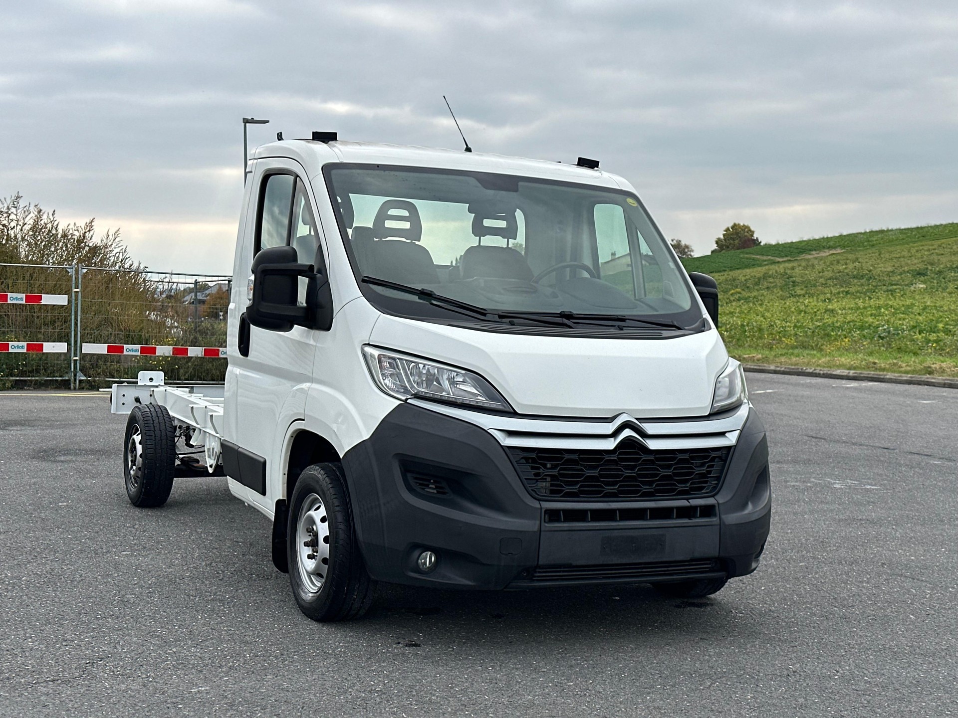 CITROEN Jumper 35 2.0 BlueHDi 160 Attraction-image-6