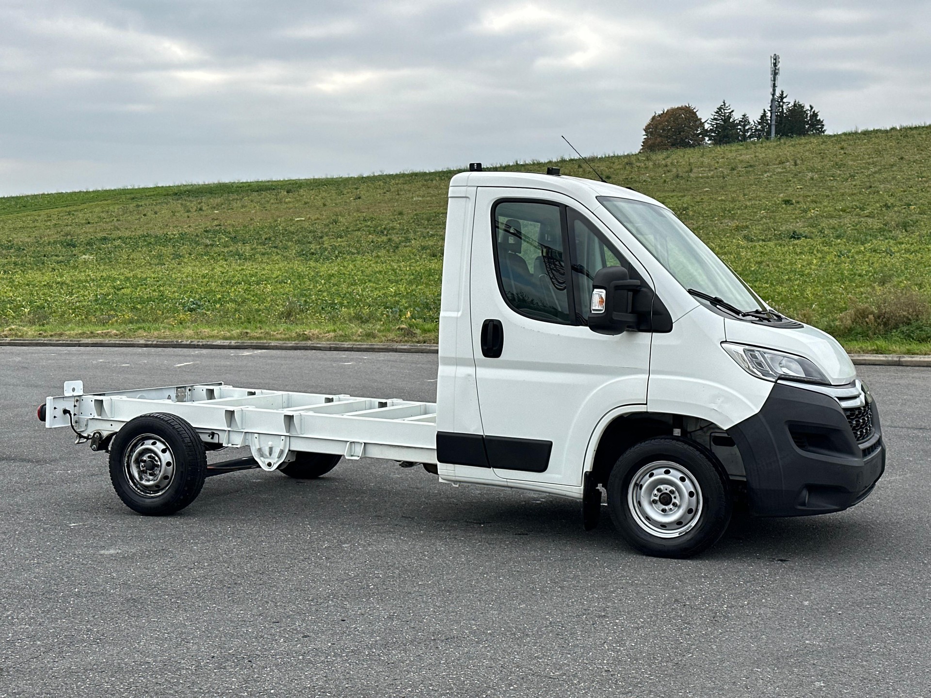CITROEN Jumper 35 2.0 BlueHDi 160 Attraction-image-8