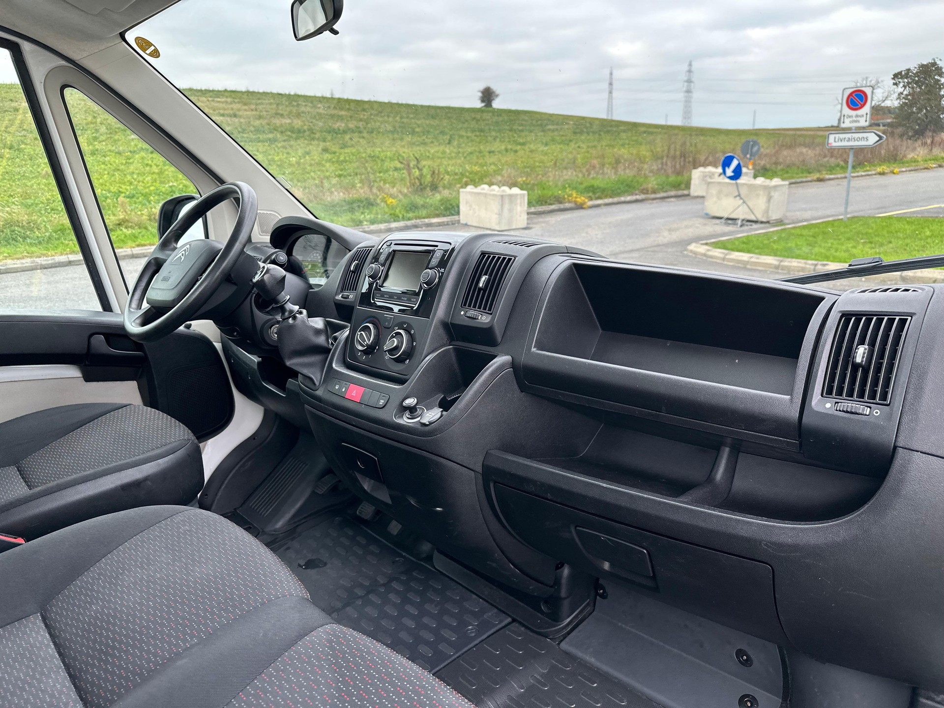 CITROEN Jumper 35 2.0 BlueHDi 160 Attraction-image-27