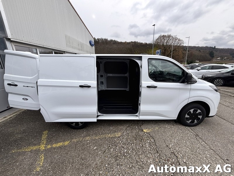 FORD E-Transit Custom Van 320 L1 Trend-image-12