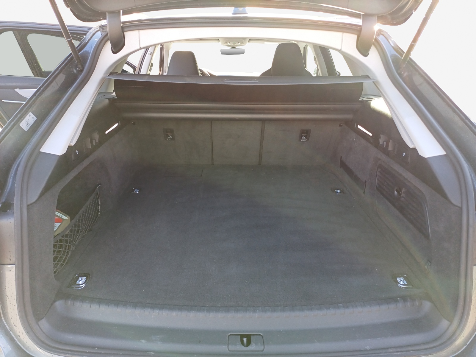 AUDI A6 Avant 55 TFSIe Sport quattro S-tronic-image-13