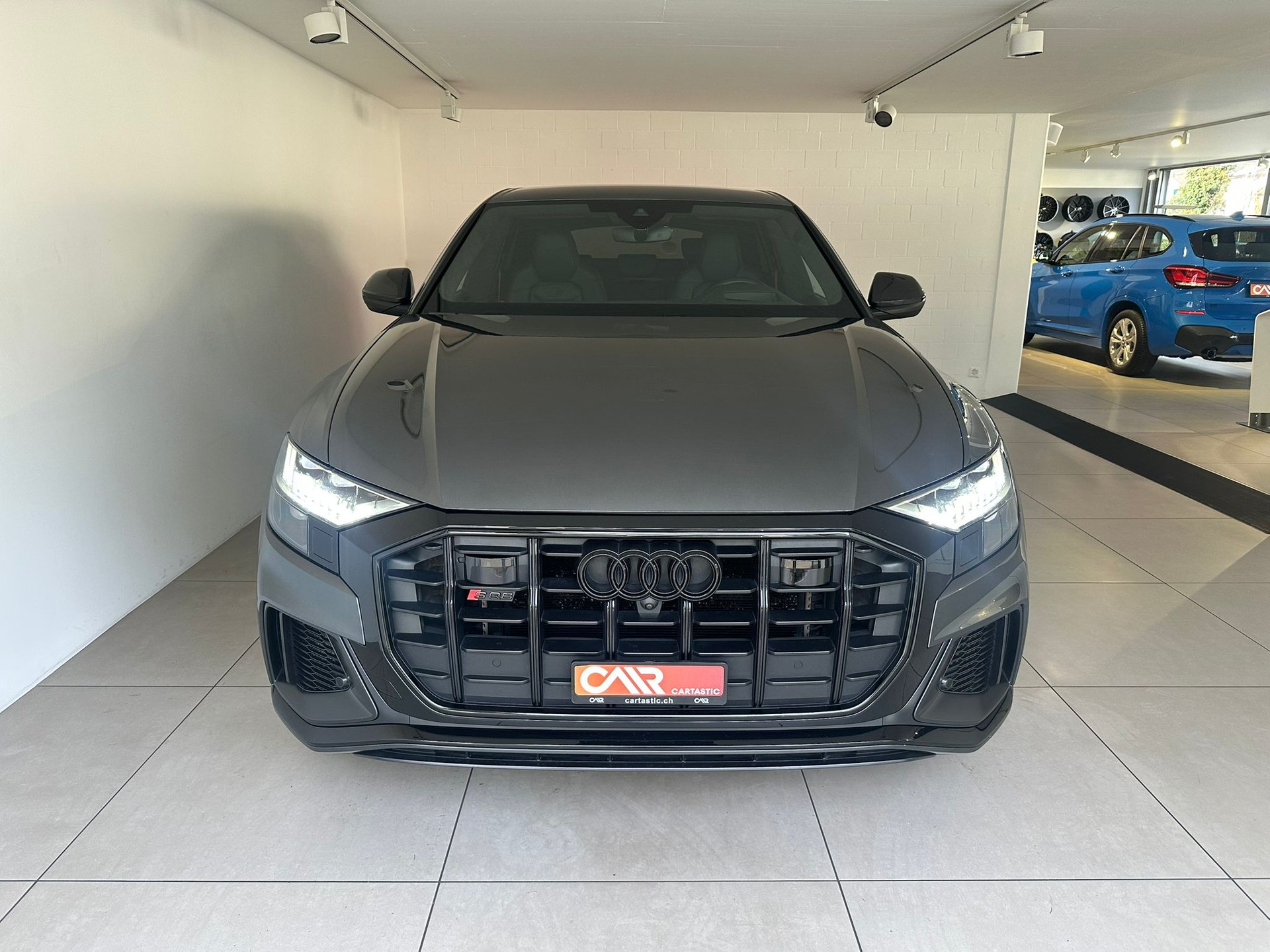 AUDI SQ8 TFSI quattro-showroom-element-1