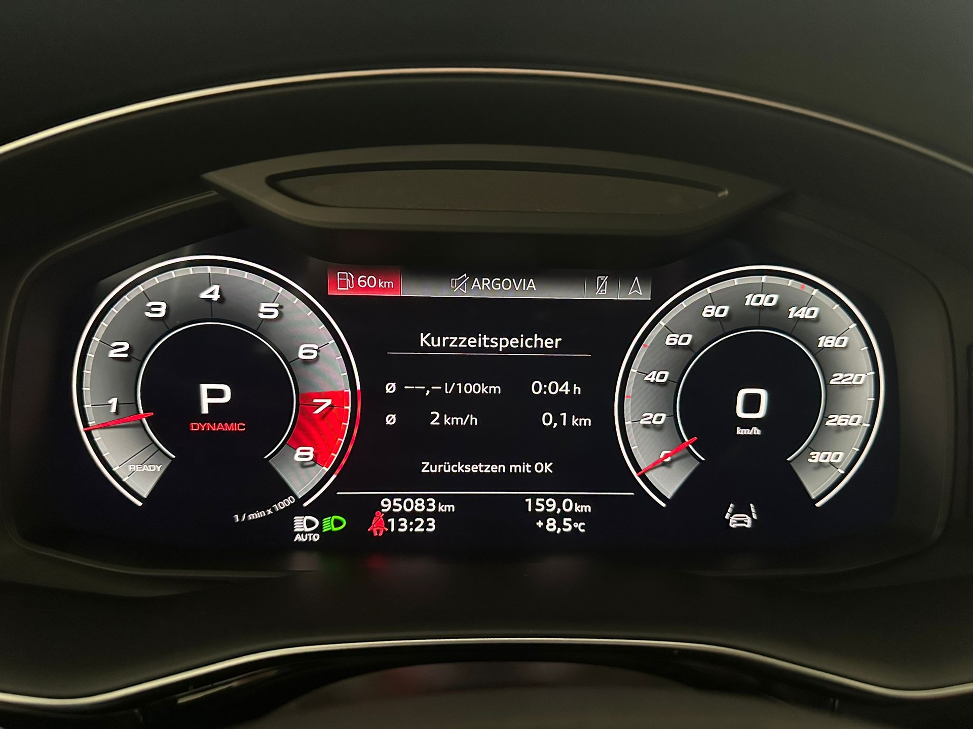 AUDI SQ8 TFSI quattro-image-9