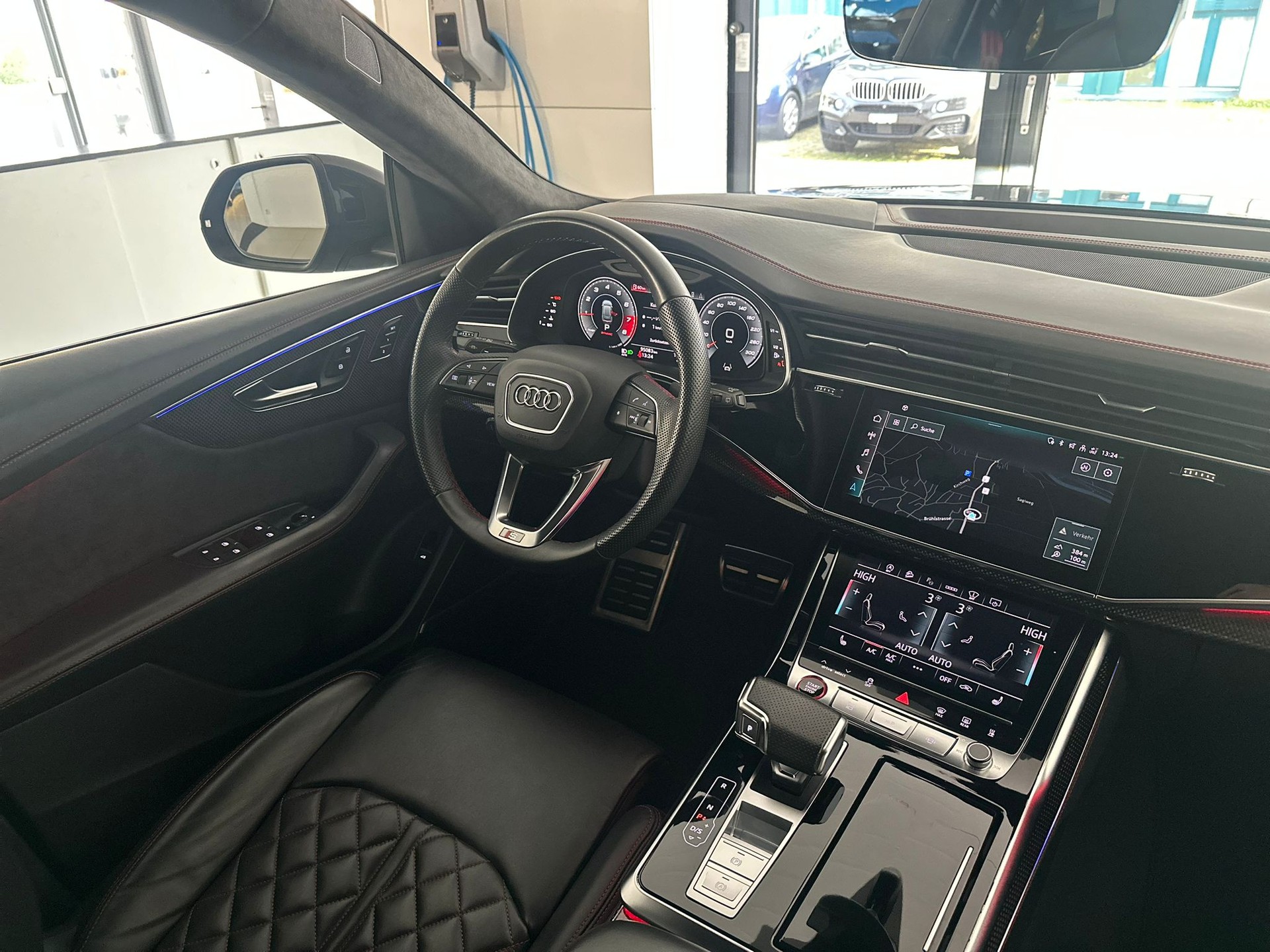 AUDI SQ8 TFSI quattro-image-10