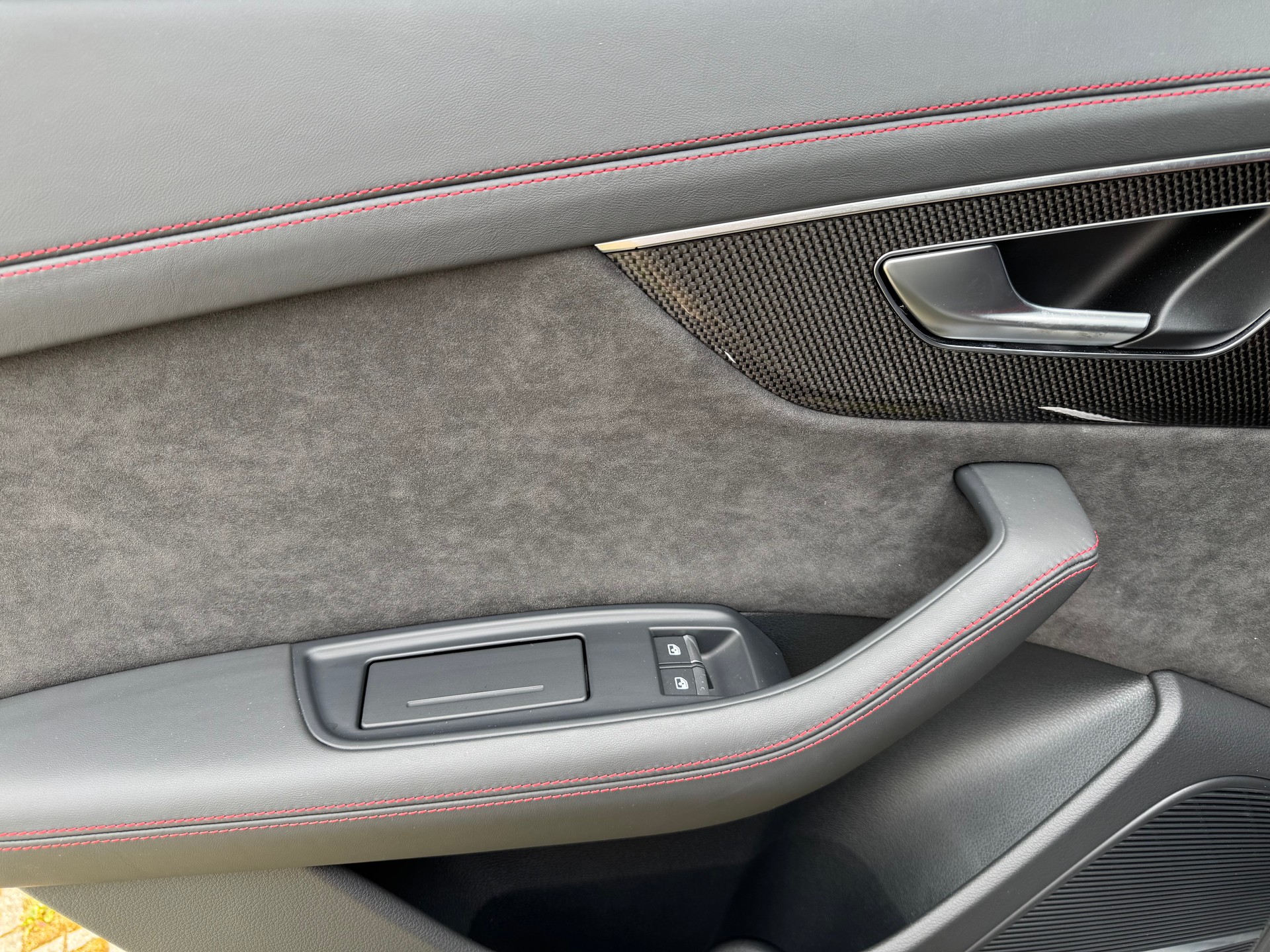 AUDI SQ8 TFSI quattro-image-17