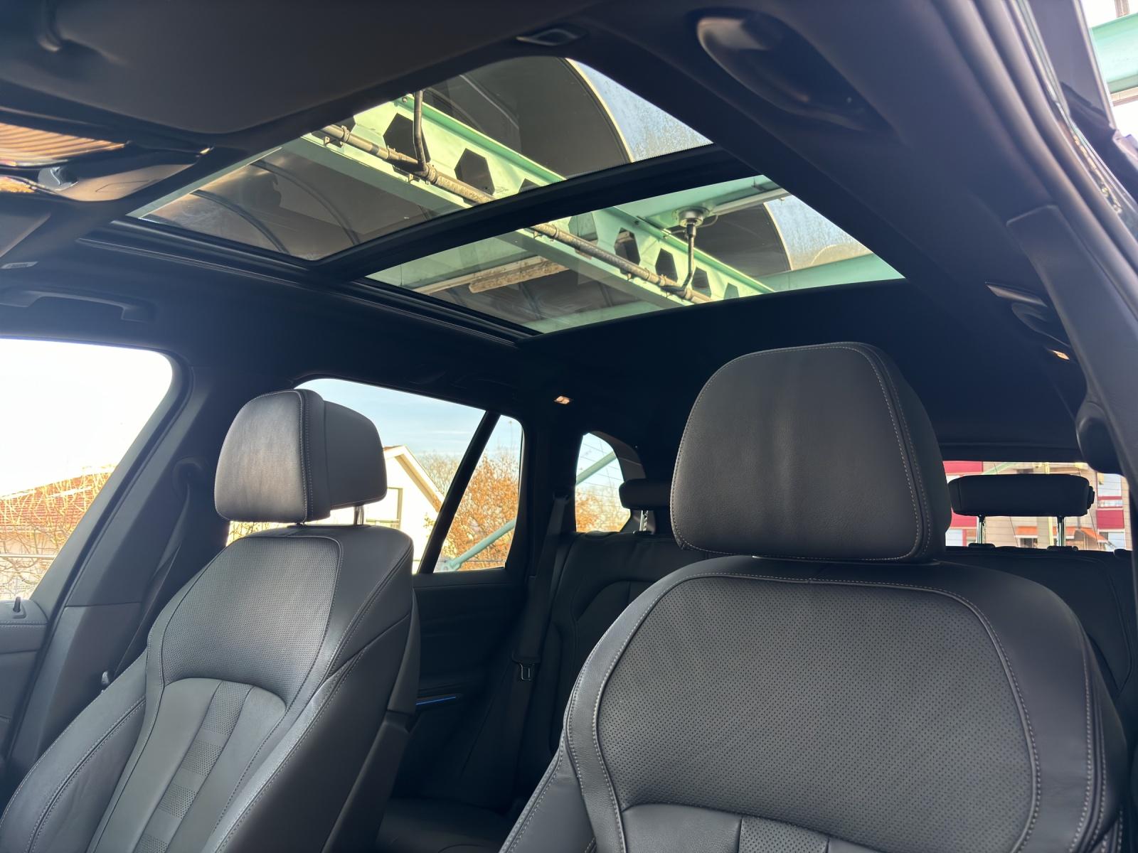 BMW X5 xDrive45e-image-12