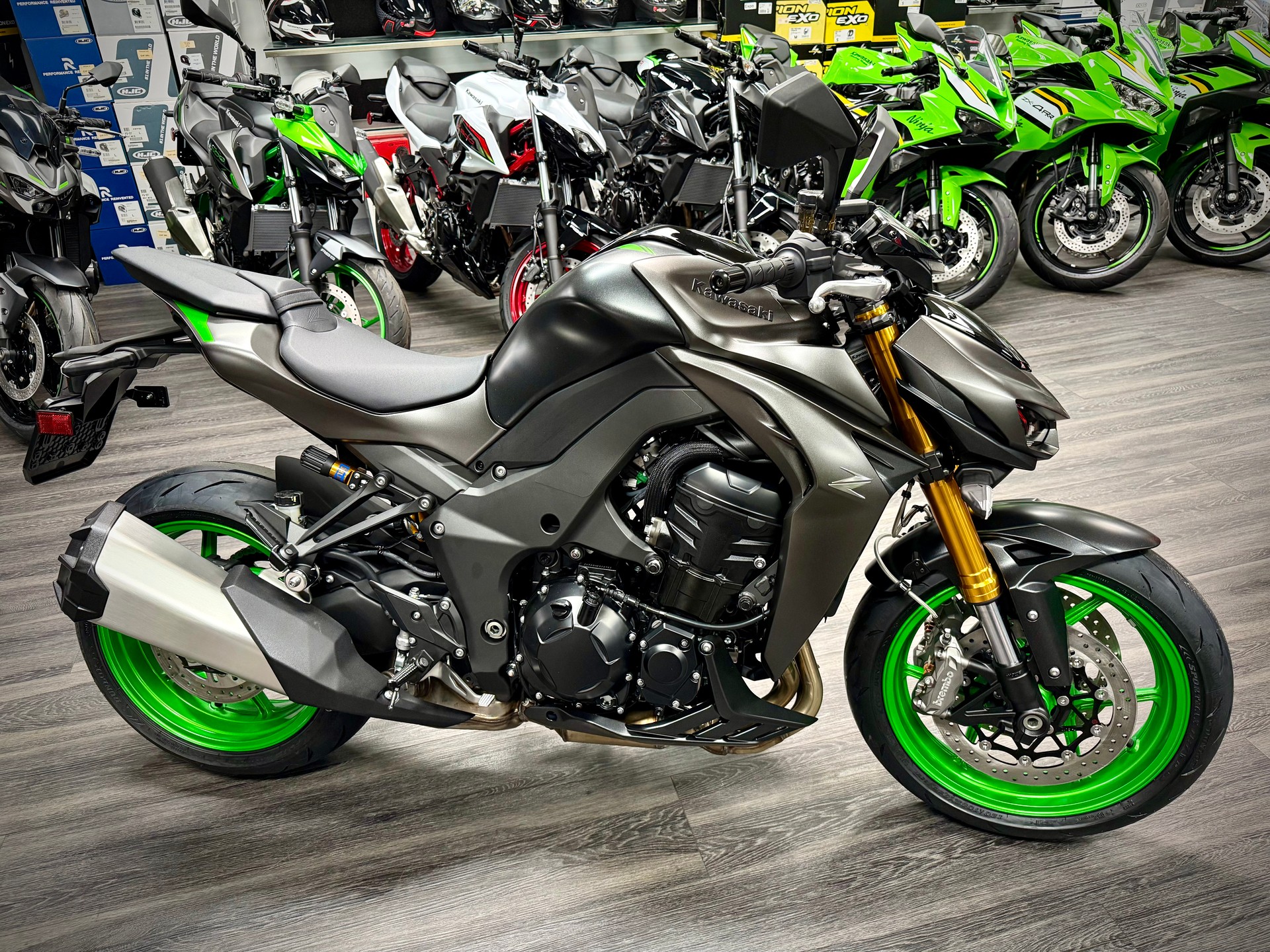 KAWASAKI NEW Z1100 SE-showroom-element-3
