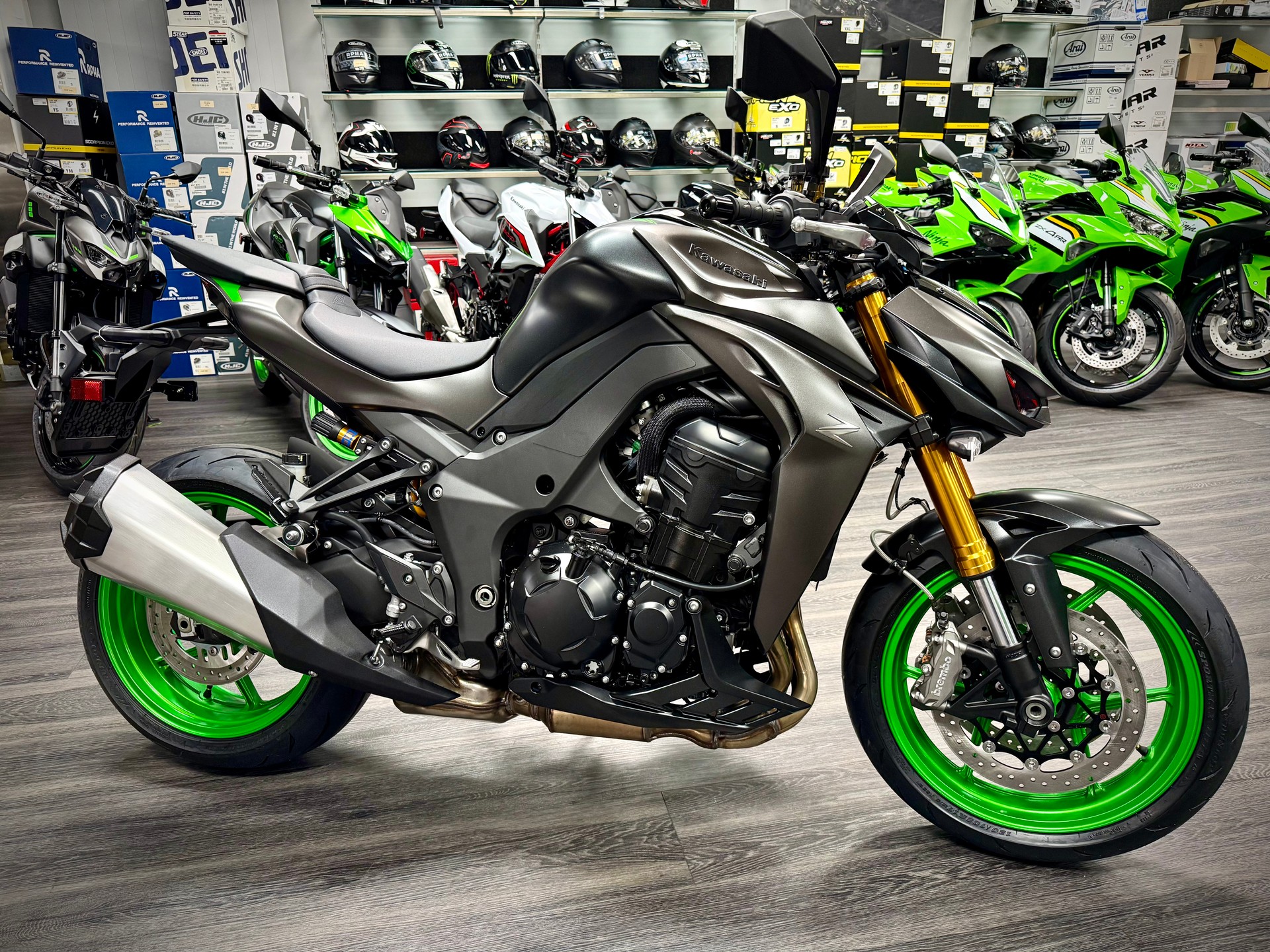 KAWASAKI NEW Z1100 SE-showroom-element-2