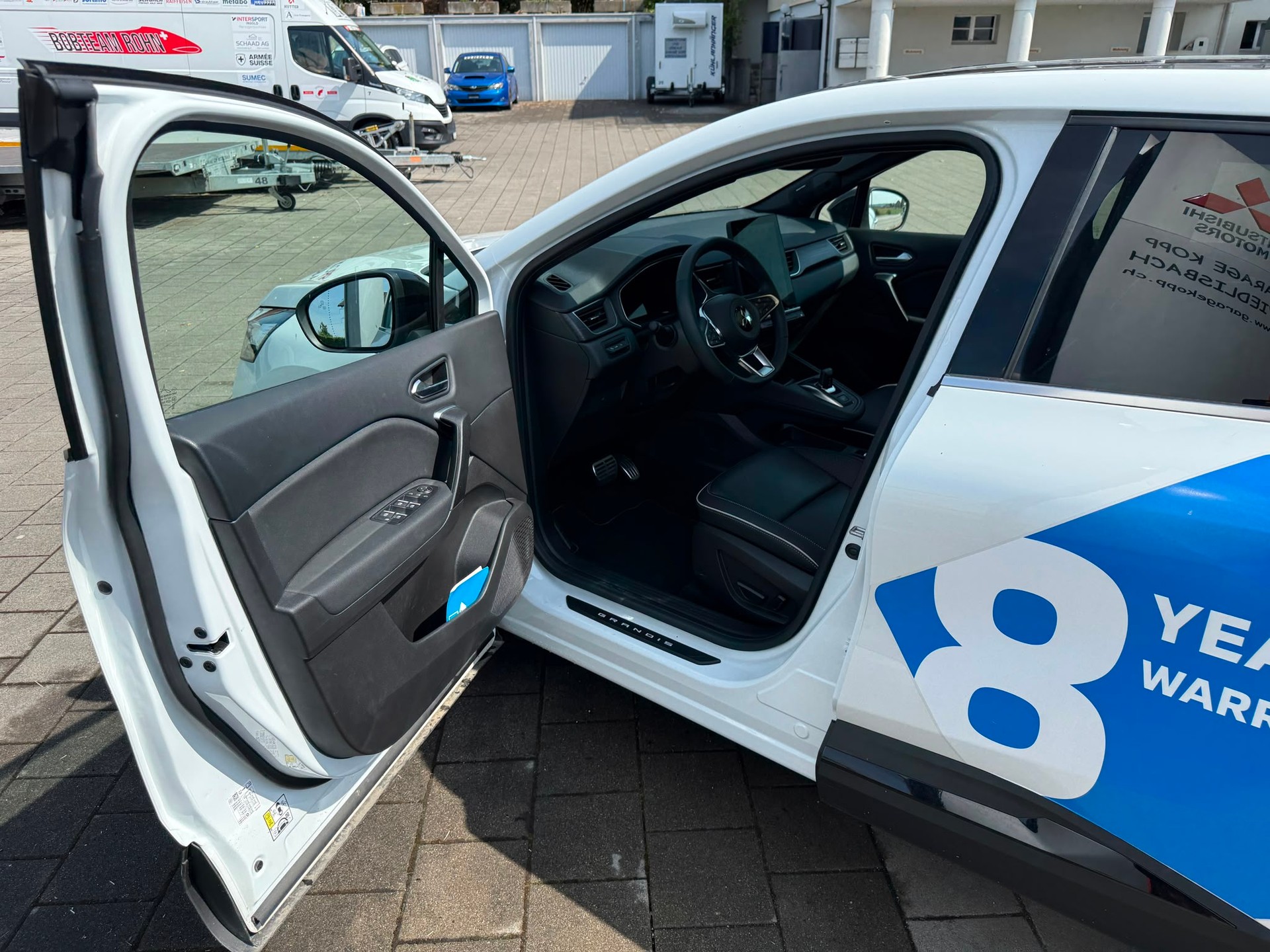 MITSUBISHI Grandis 1.8 HEV Instyle-image-11