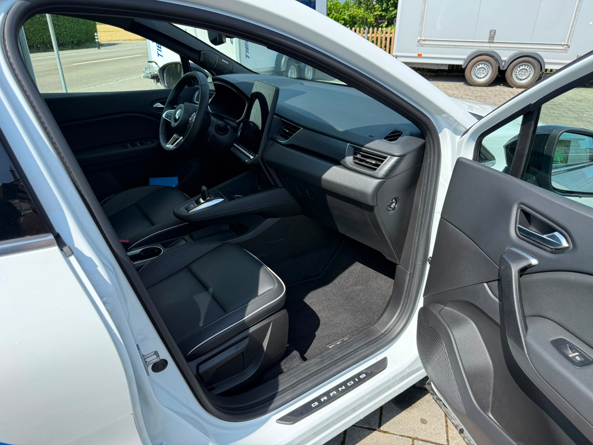 MITSUBISHI Grandis 1.8 HEV Instyle-image-14