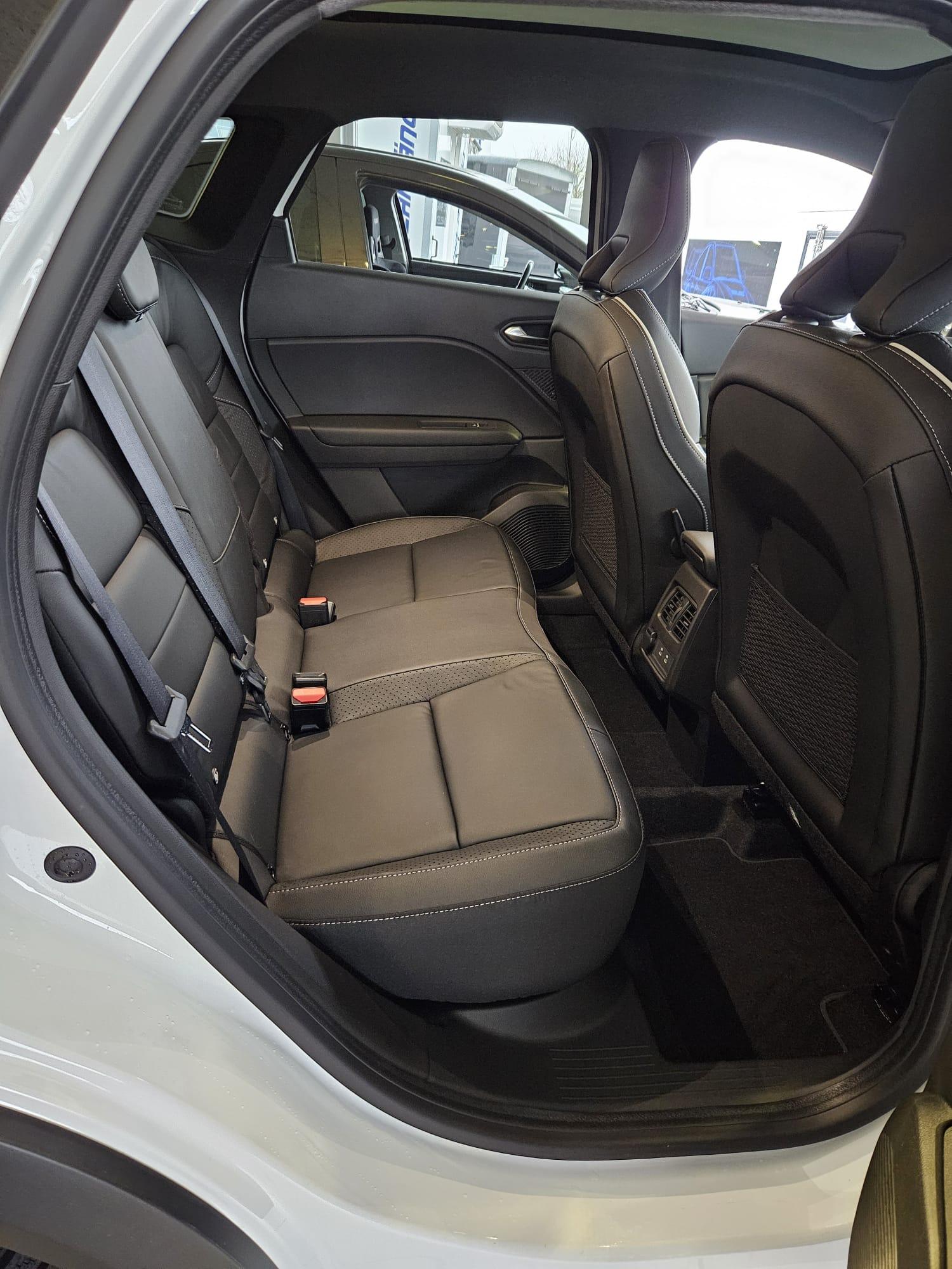 MITSUBISHI Grandis 1.8 HEV Instyle-showroom-element-3