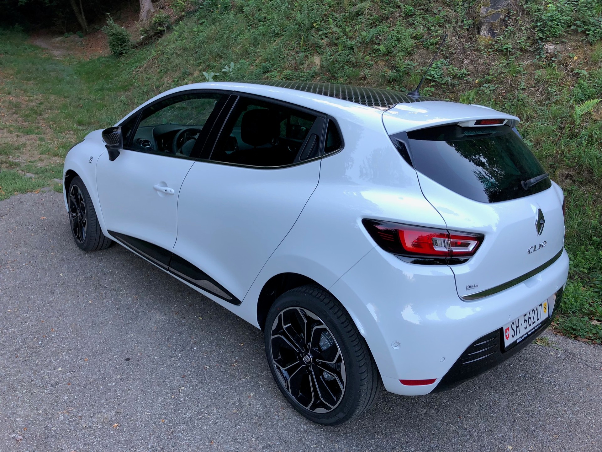RENAULT Clio 1.2 16V T 90th Anniversary-image-1