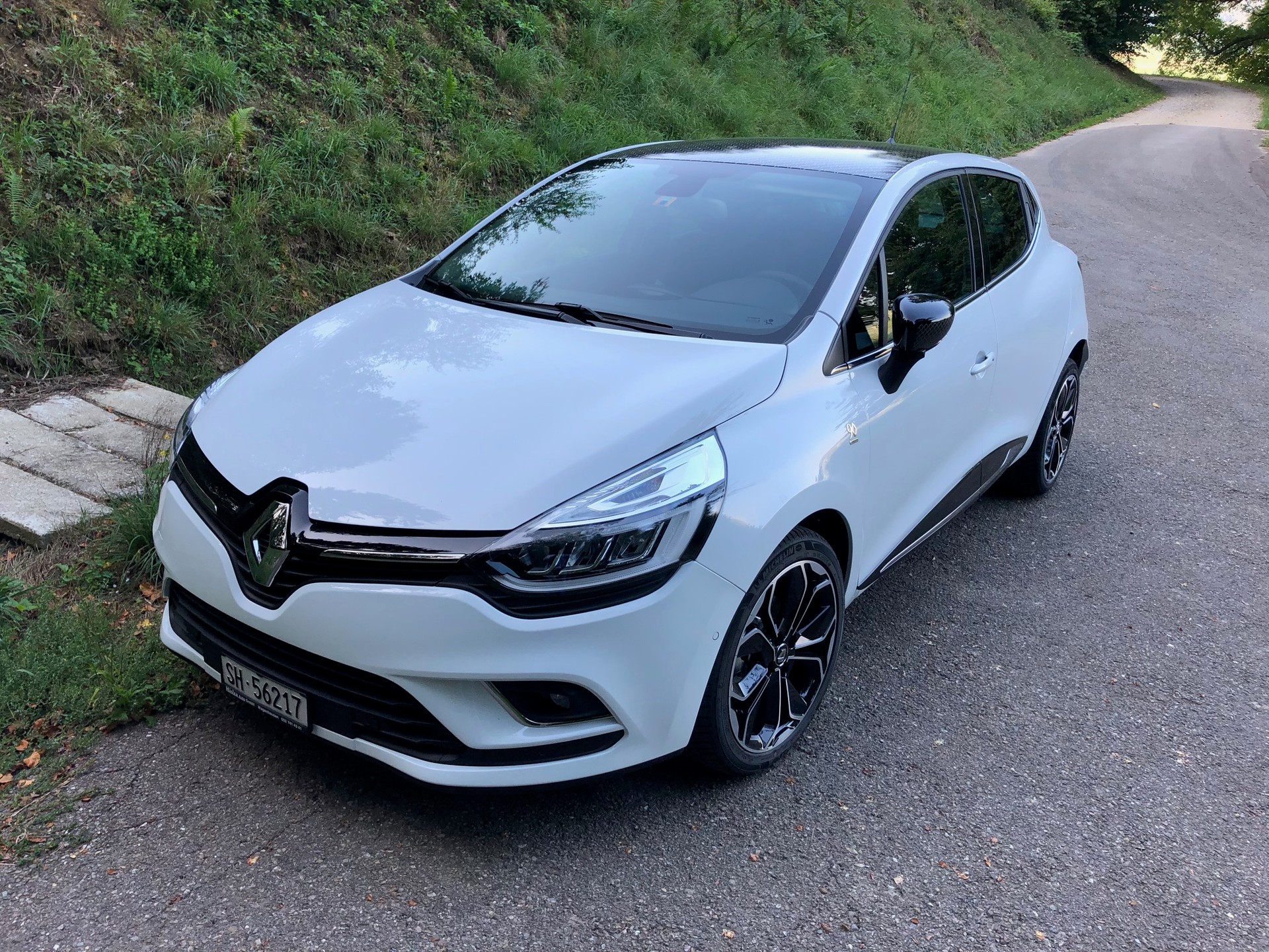 RENAULT Clio 1.2 16V T 90th Anniversary-image-0