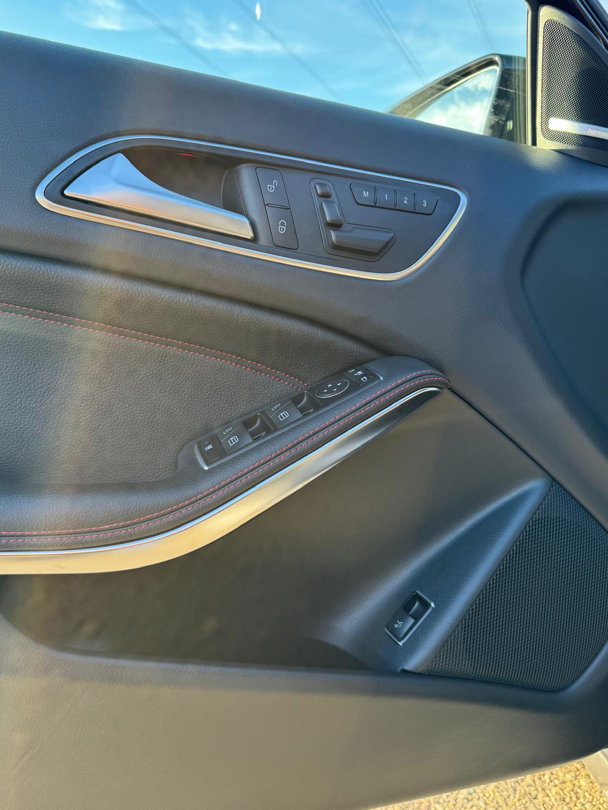 MERCEDES-BENZ GLA 45 AMG 4Matic 7G-DCT-image-4