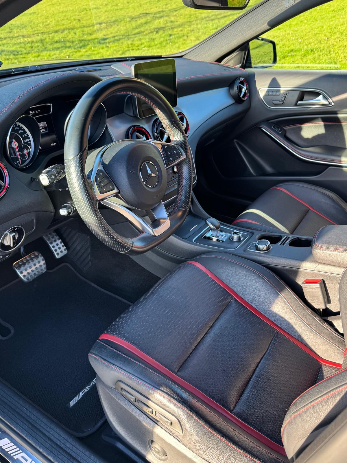 MERCEDES-BENZ GLA 45 AMG 4Matic 7G-DCT-image-2