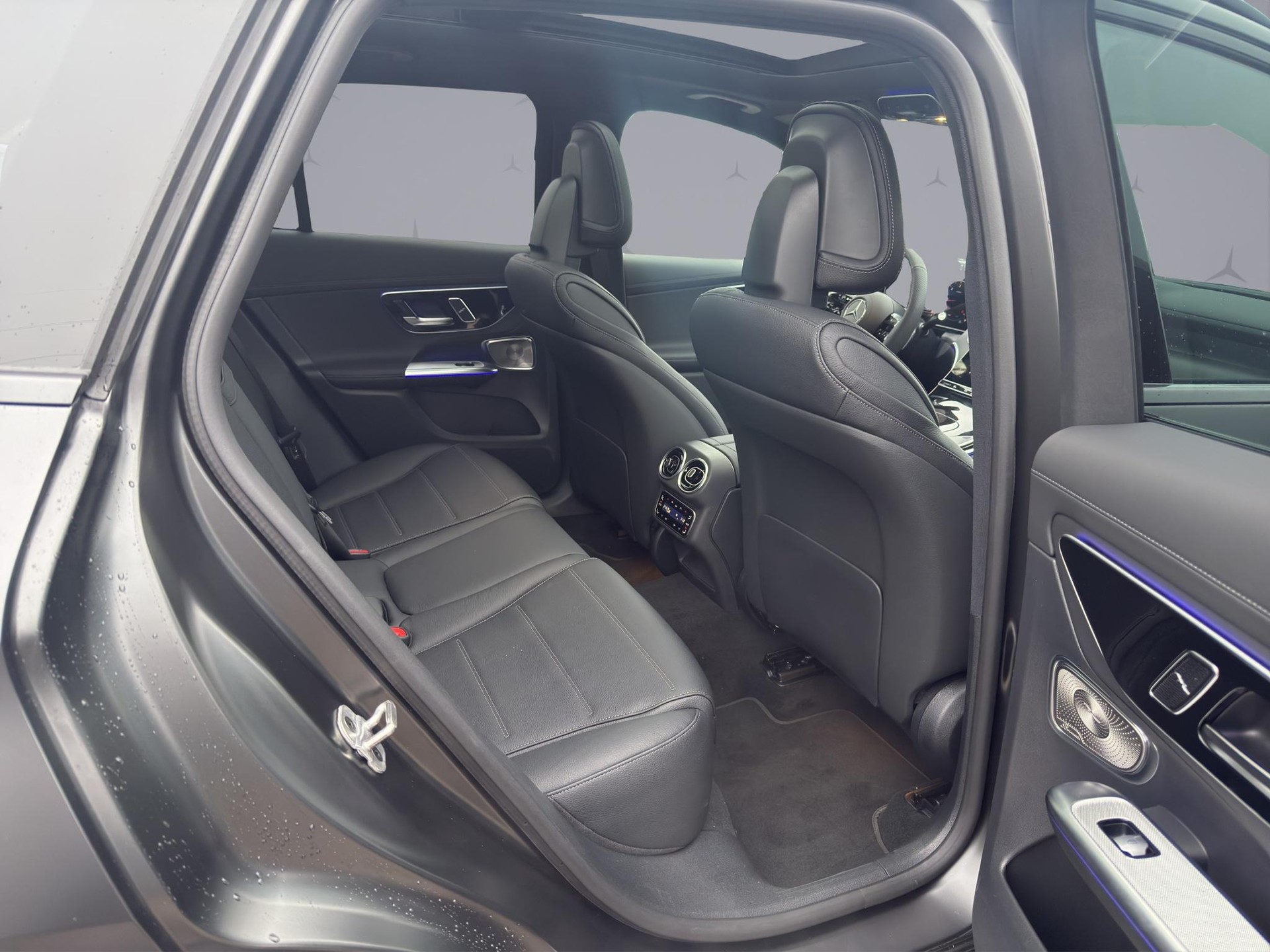 MERCEDES-BENZ GLC 220 d AMG Line 4matic-image-17