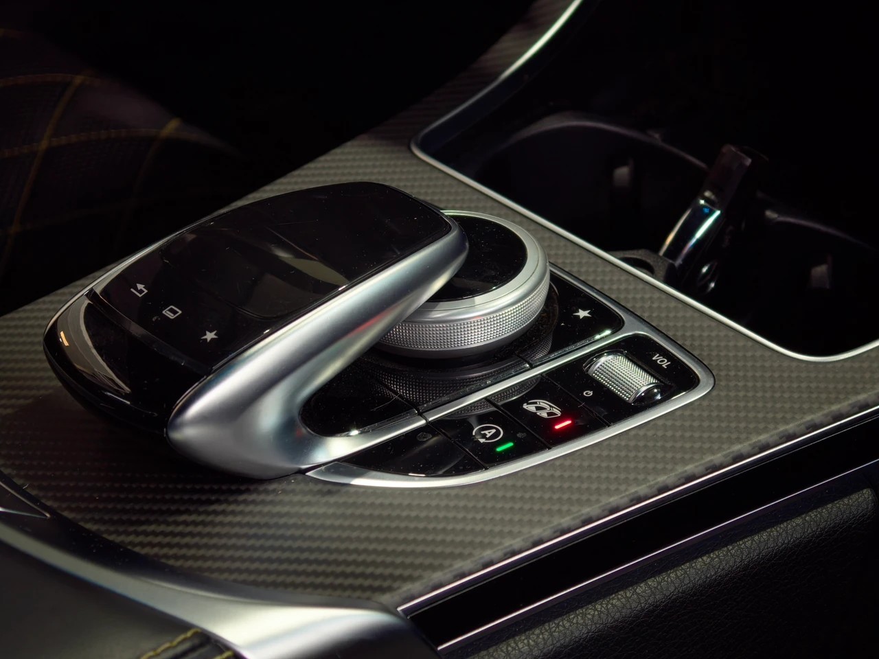 MERCEDES-BENZ C 63 S AMG Coupé EDITION 1-image-17