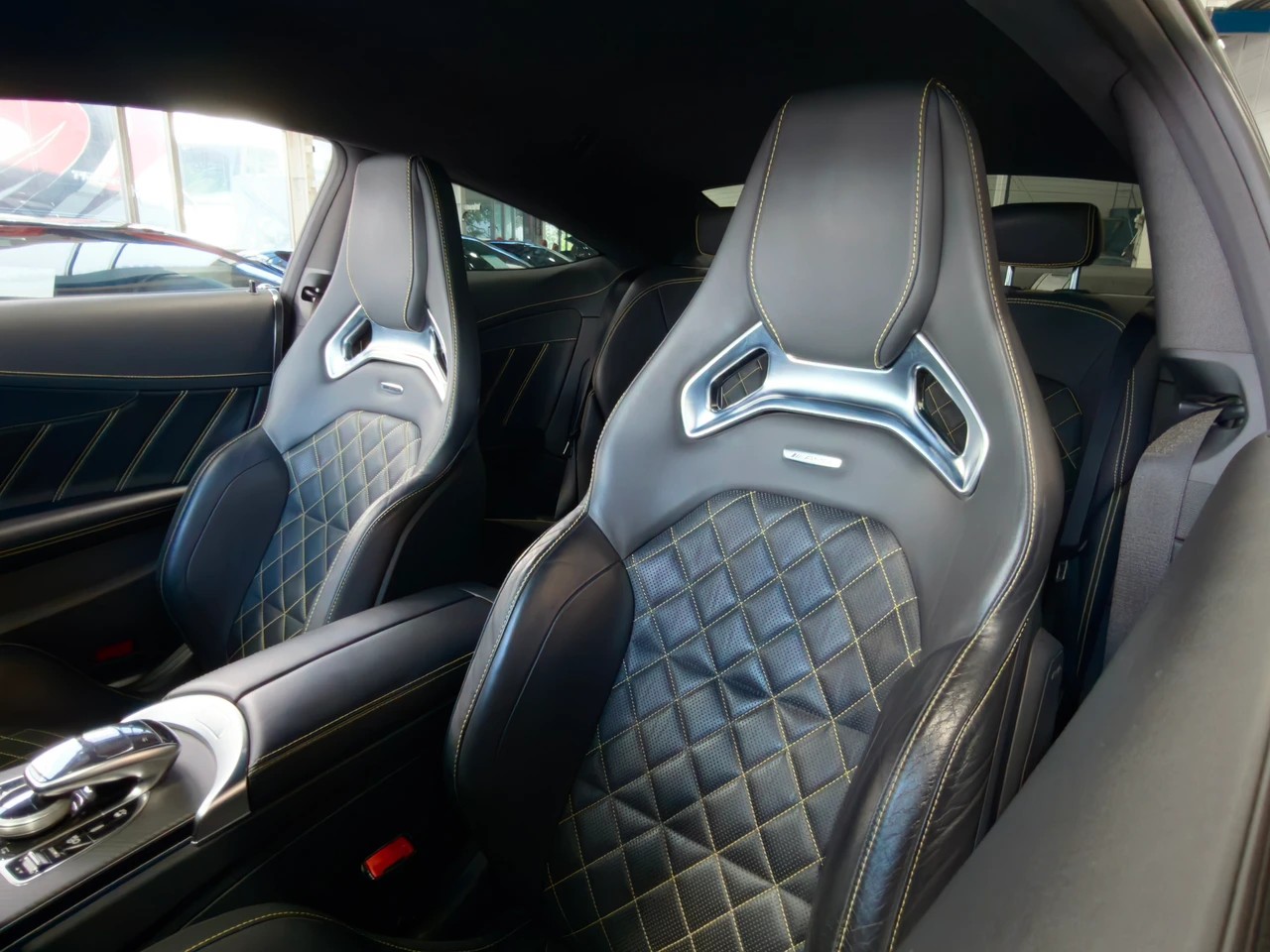 MERCEDES-BENZ C 63 S AMG Coupé EDITION 1-image-7