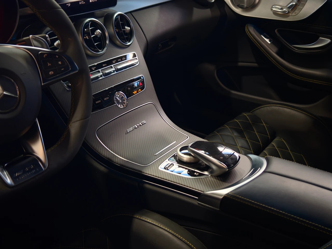 MERCEDES-BENZ C 63 S AMG Coupé EDITION 1-image-11