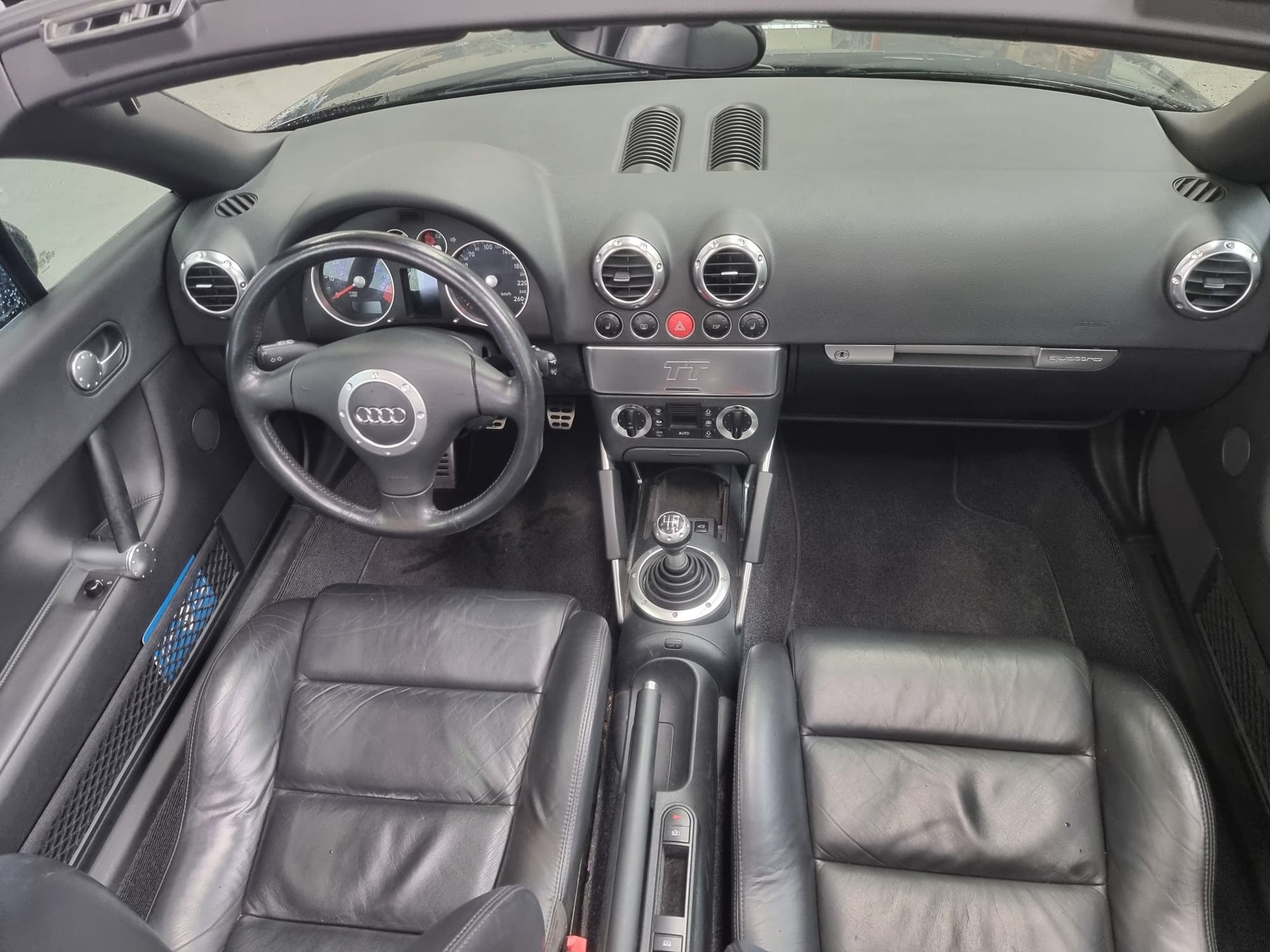 AUDI TT Roadster 1.8 T quattro-showroom-element-2