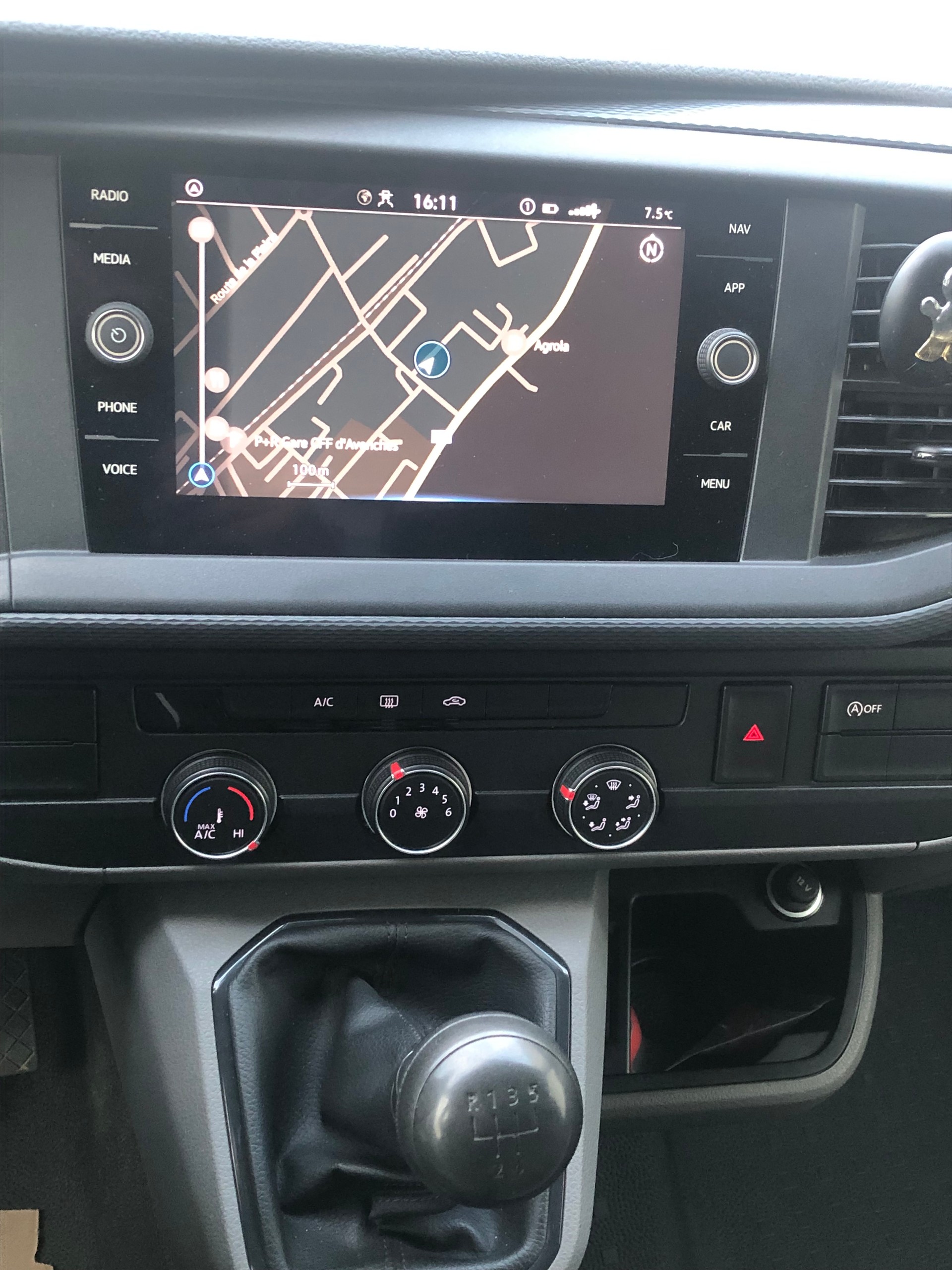VW T6.1 2.0 TDI Entry-image-1