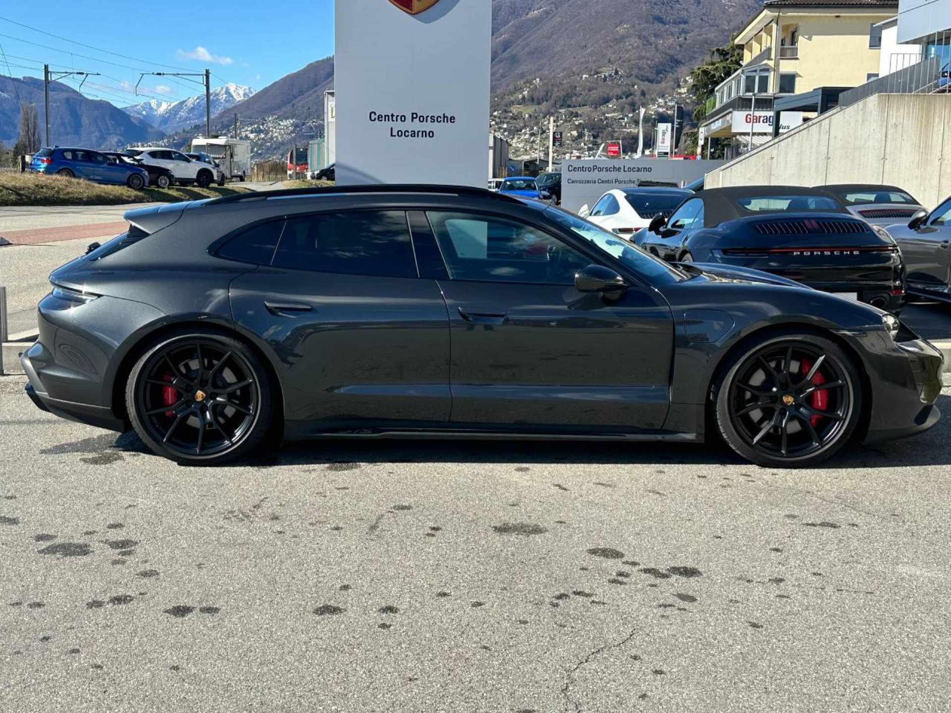PORSCHE Taycan GTS Sport Turismo (MY23)-image-7