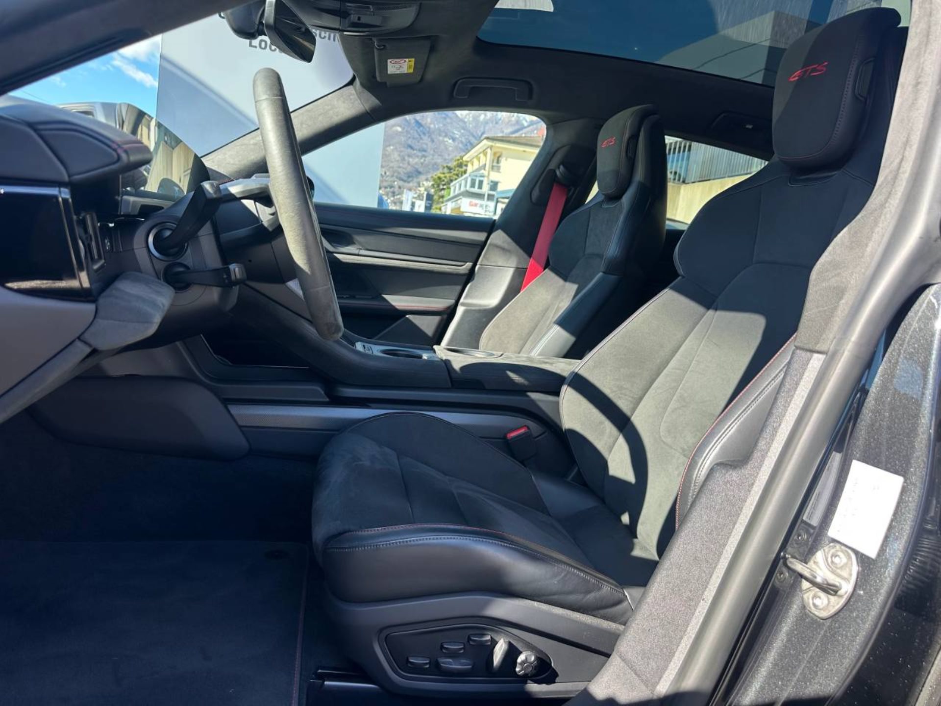 PORSCHE Taycan GTS Sport Turismo (MY23)-image-4