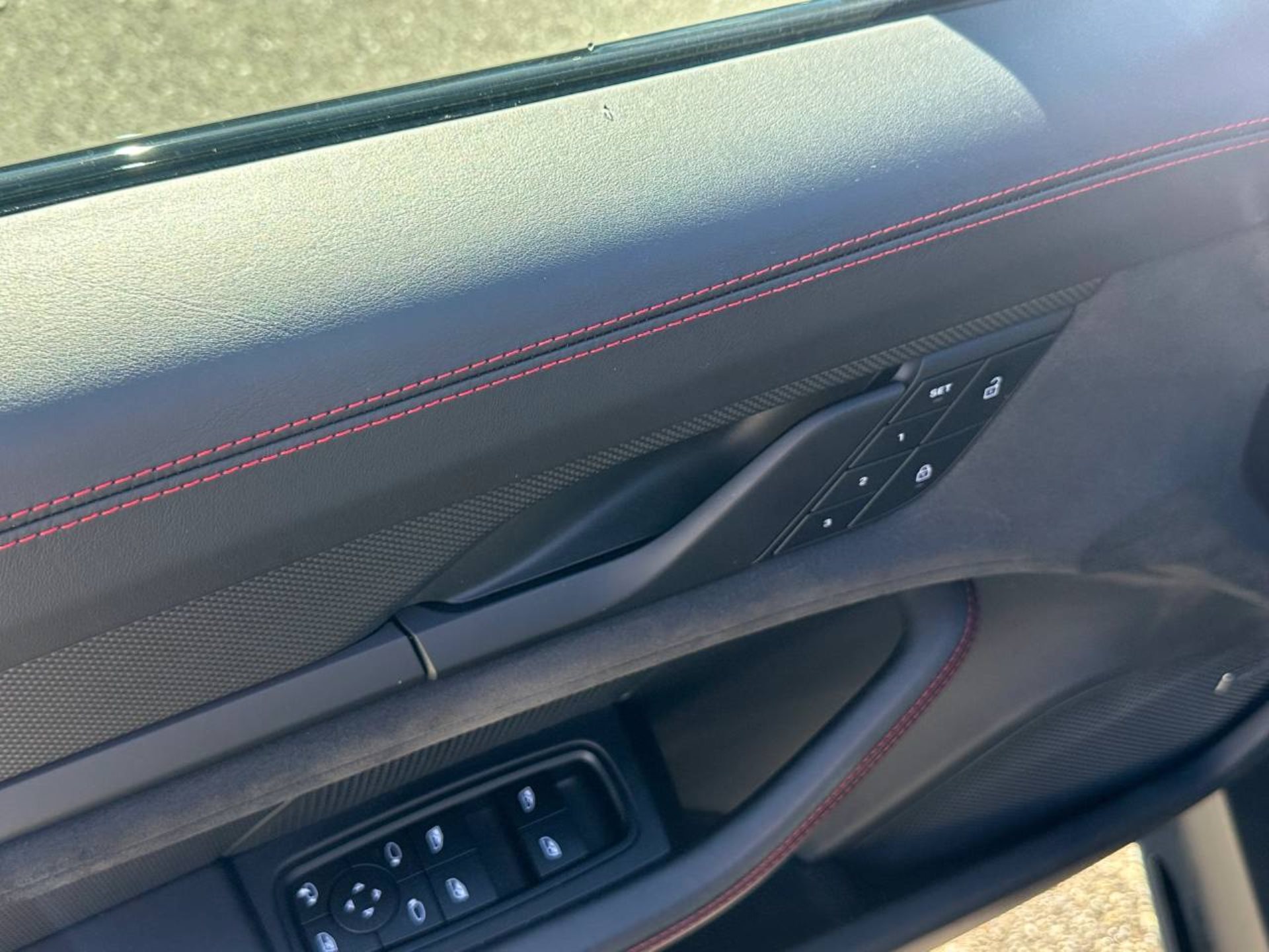 PORSCHE Taycan GTS Sport Turismo (MY23)-image-24