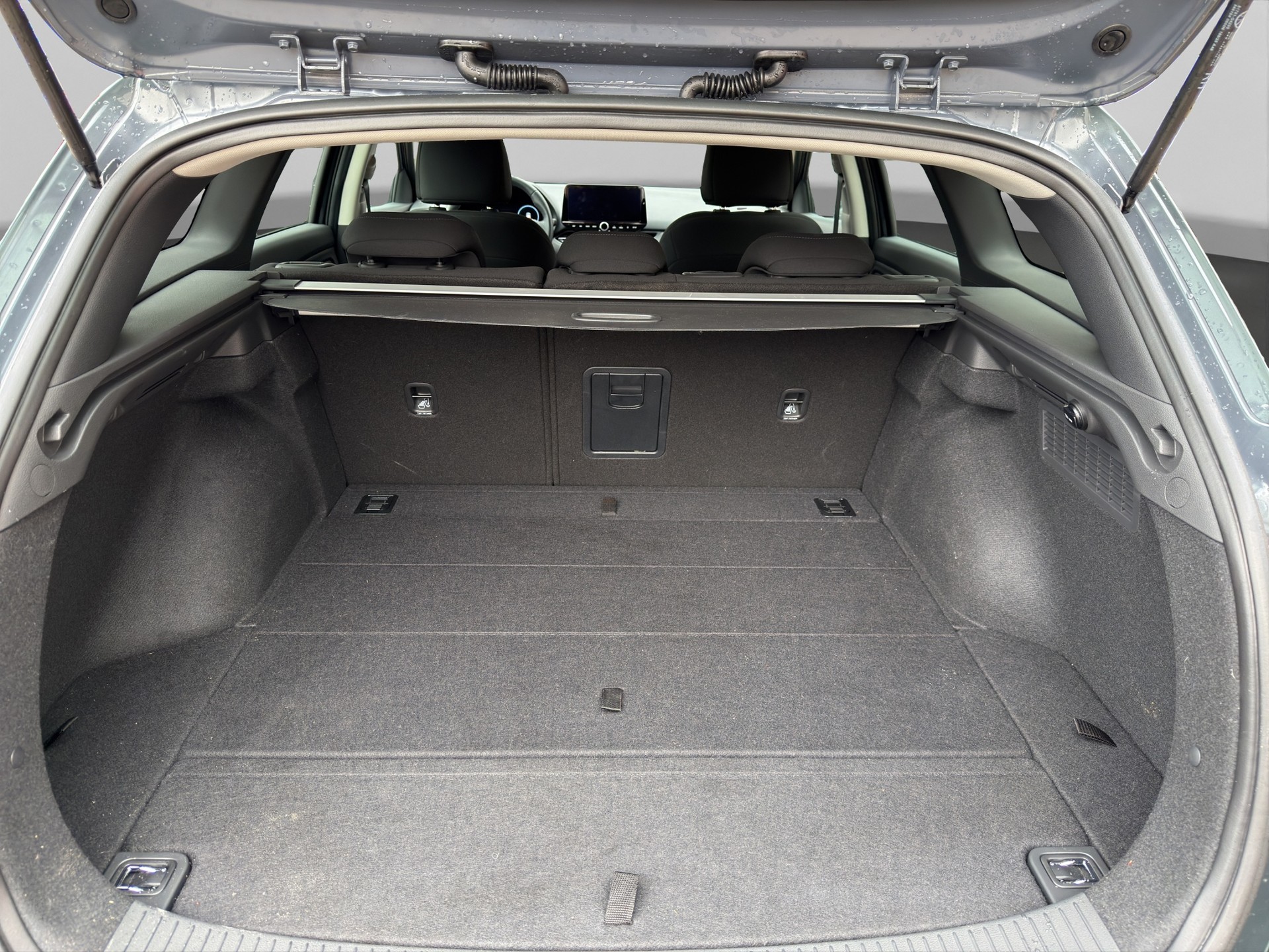HYUNDAI i30 Wagon 1.5 T-GDi Amplia 48V MH DCT-image-12