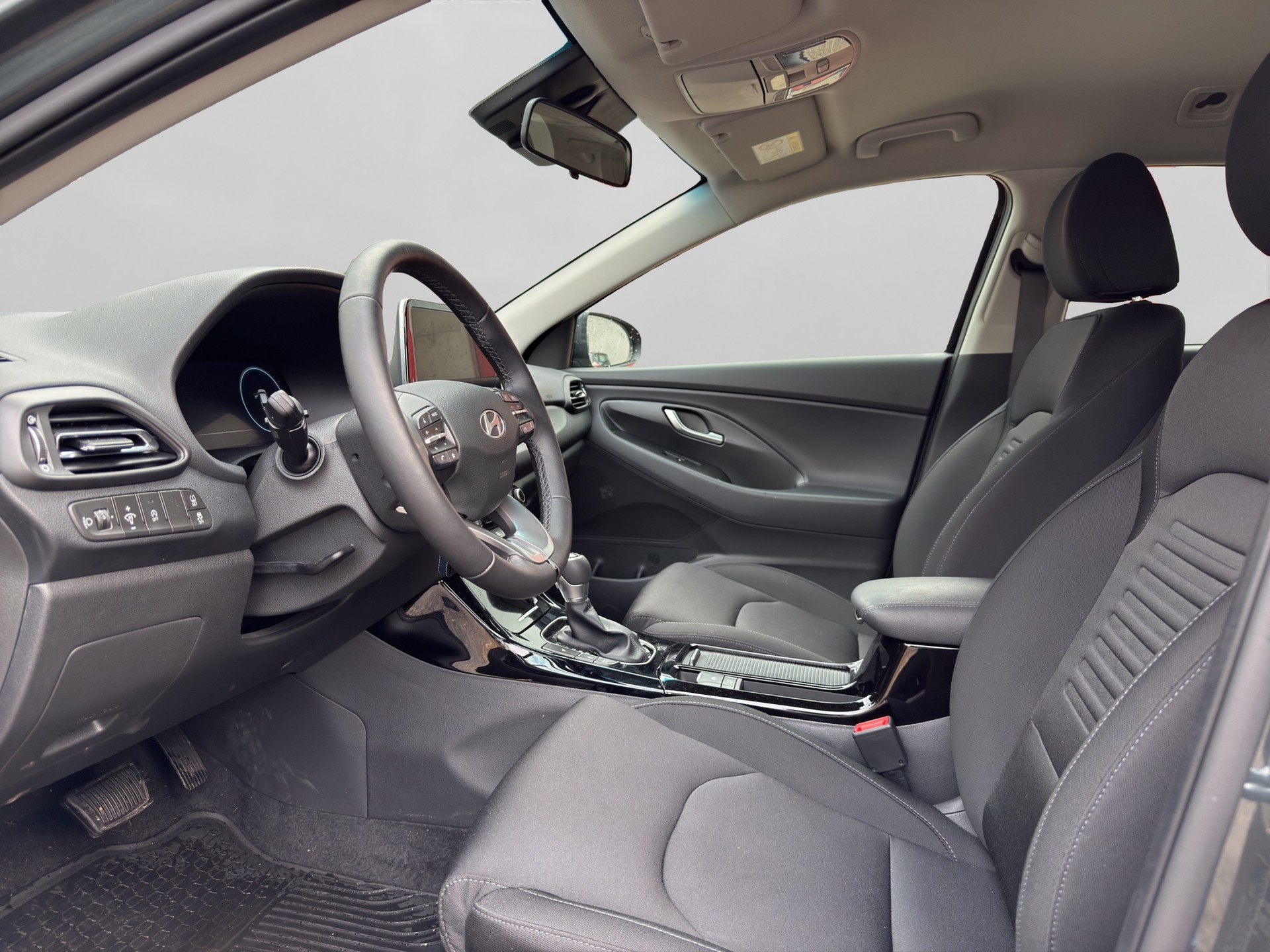 HYUNDAI i30 Wagon 1.5 T-GDi Amplia 48V MH DCT-image-8