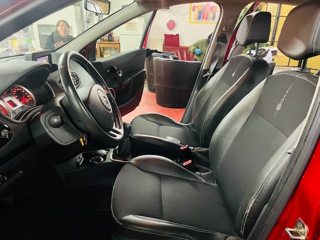 RENAULT Clio 1.2 16V Turbo Night&Day-image-12