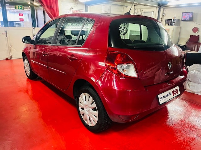 RENAULT Clio 1.2 16V Turbo Night&Day-image-9