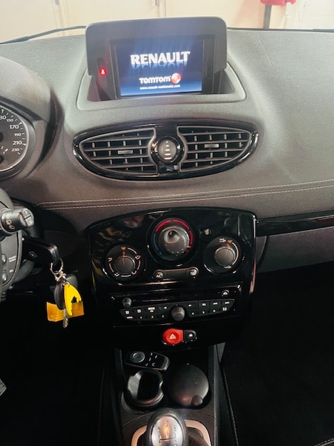 RENAULT Clio 1.2 16V Turbo Night&Day-image-11