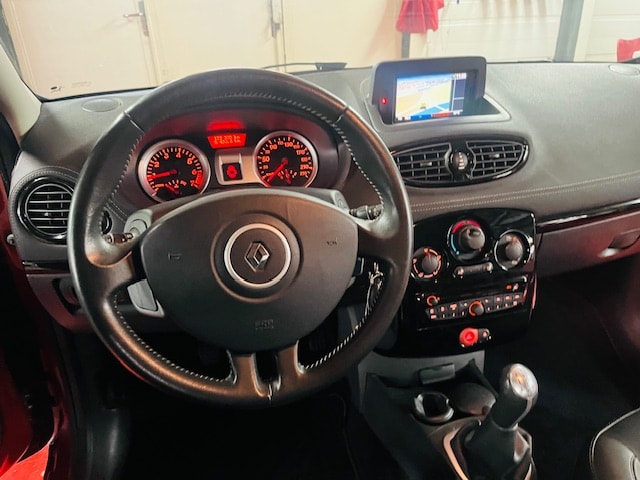 RENAULT Clio 1.2 16V Turbo Night&Day-image-13